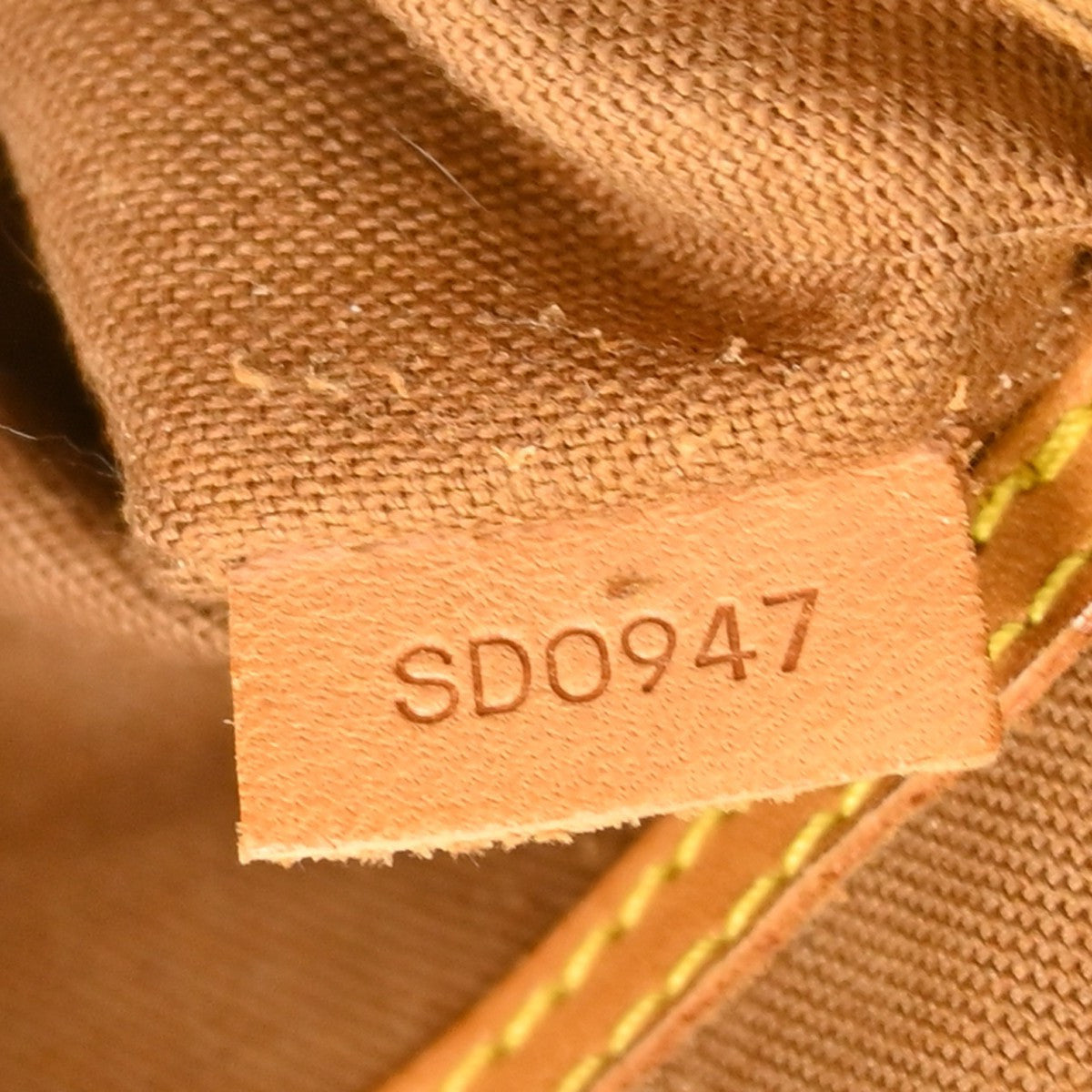 Louis Vuitton Alma Monogram Canvas Brown Canvas Handbag (Pre-Owned)