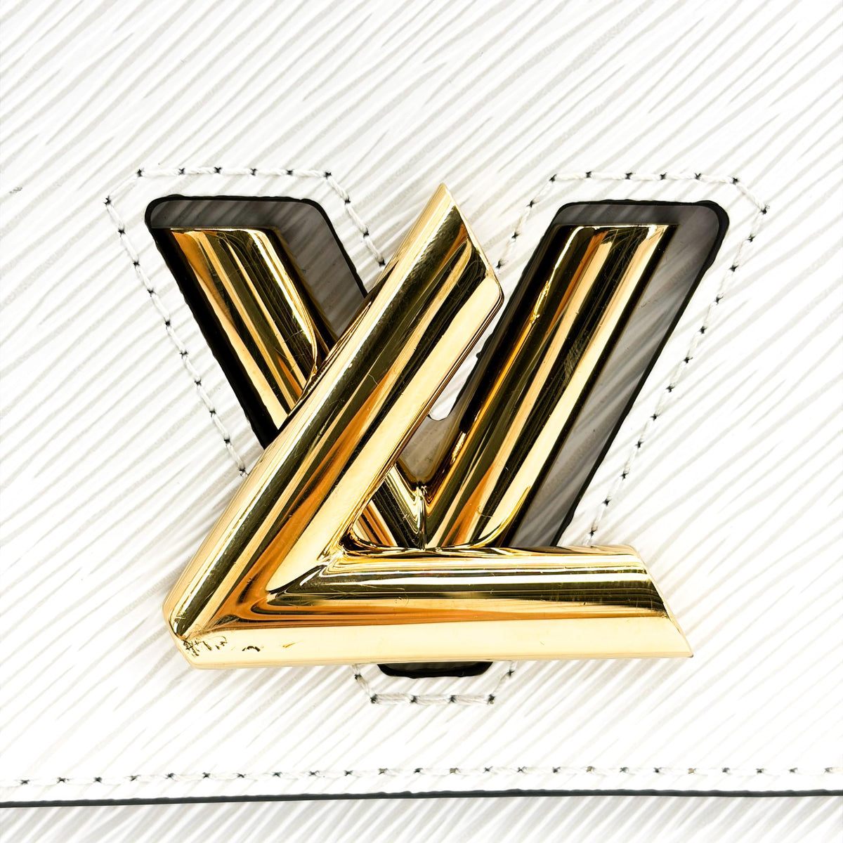 Louis Vuitton Twist Epi Leather White Leather Shoulder Bag Bag (Pre-Owned)
