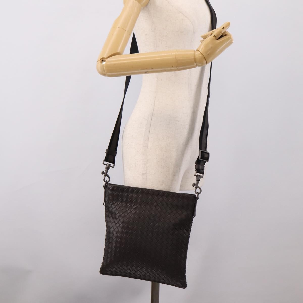 Bottega Veneta Flat Messenger Intrecciato Nappa Brown Leather Handbag (Pre-Owned)