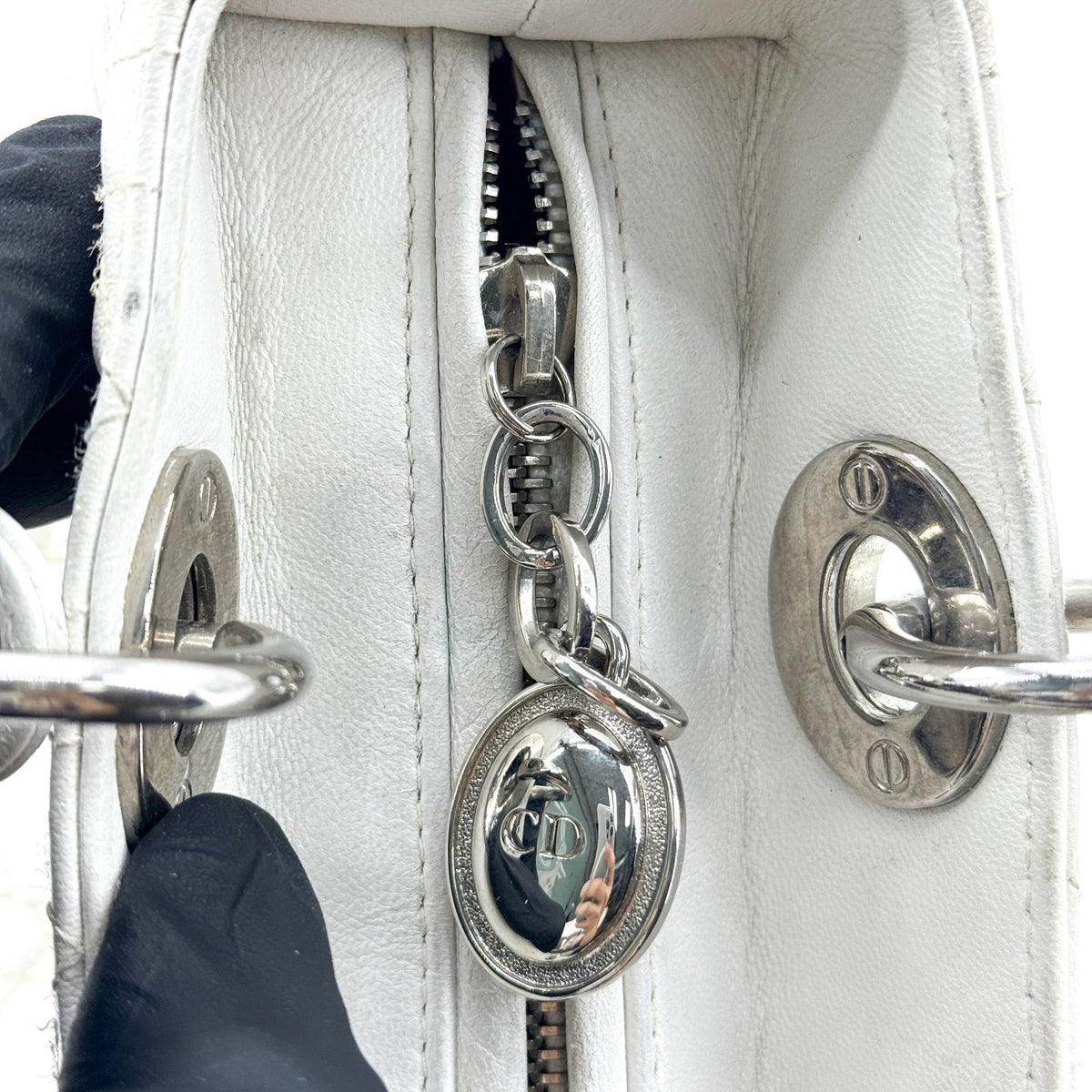 Christian Dior Lady Dior Grained Calfskin White Leather Handbag (Pre-Owned)