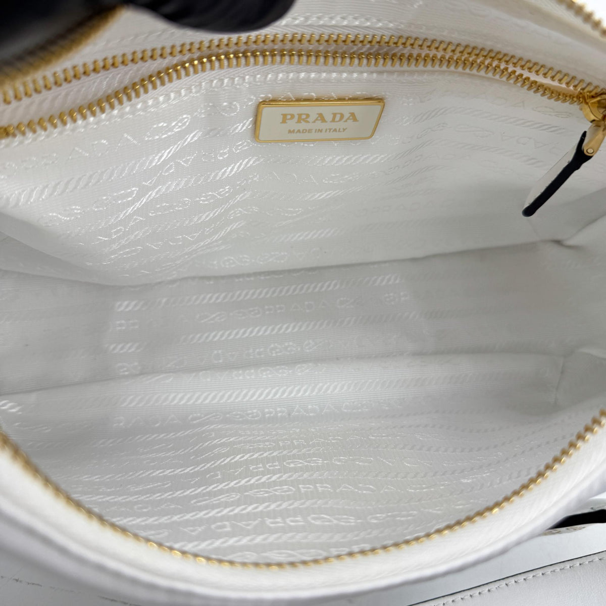 Prada Re-Edition 2004 Nylon And Leather White Nylon Shoulder Bag Bag (Pre-Owned)