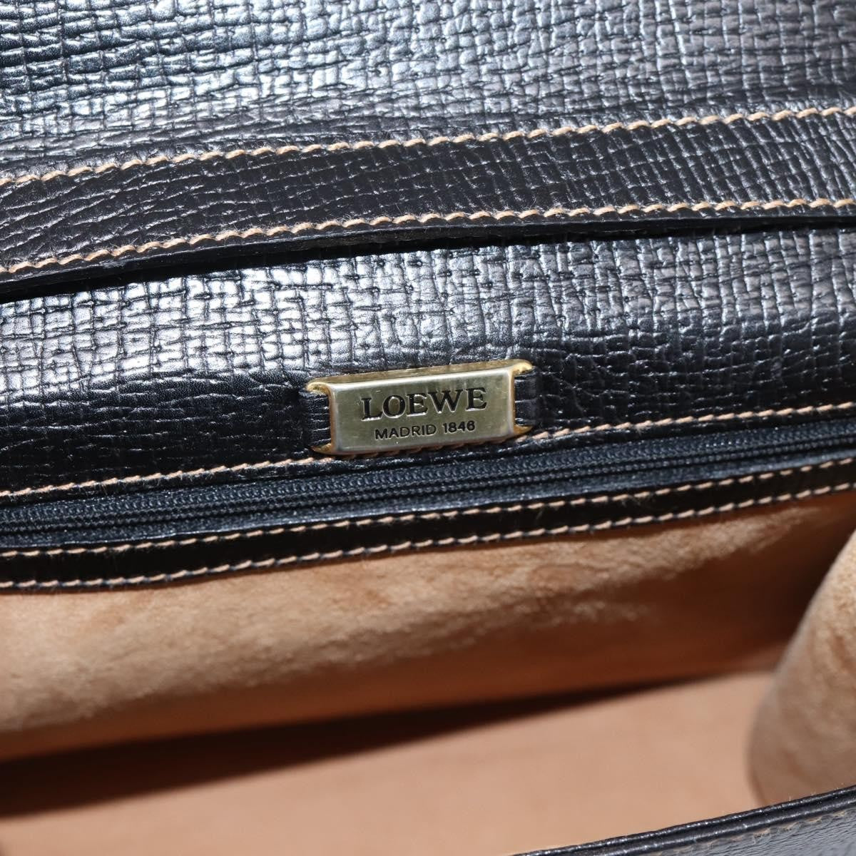 Loewe Barcelona Leather Black Leather Shoulder Bag Bag (Pre-Owned)