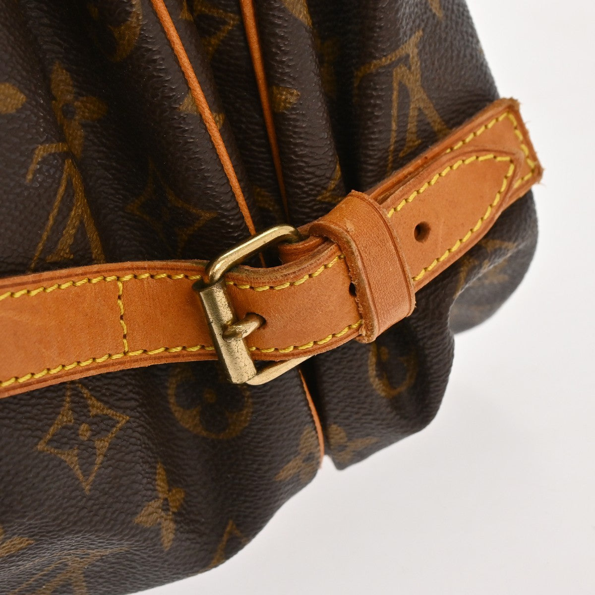 Louis Vuitton Saumur Monogram Brown Canvas Shoulder Bag Bag (Pre-Owned)
