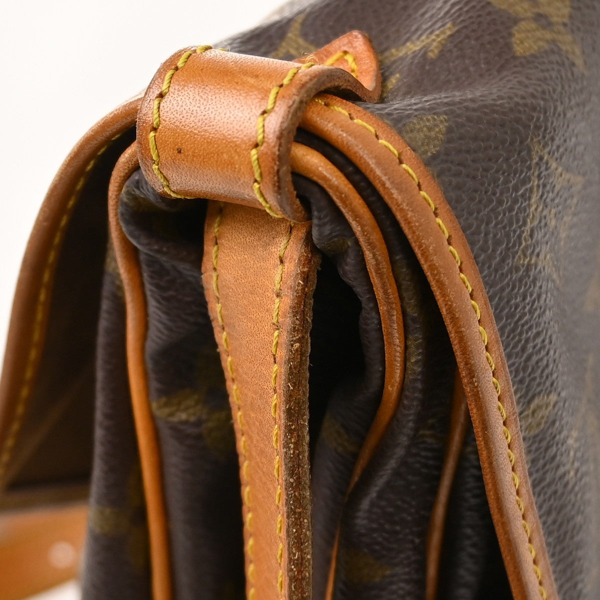 Louis Vuitton Saumur Canvas Brown Canvas Shoulder Bag Bag (Pre-Owned)