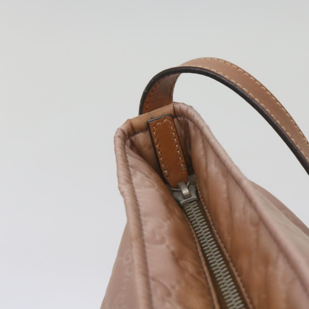 Gucci Gg Canvas Canvas Pink Canvas Shoulder Bag Bag (Pre-Owned)