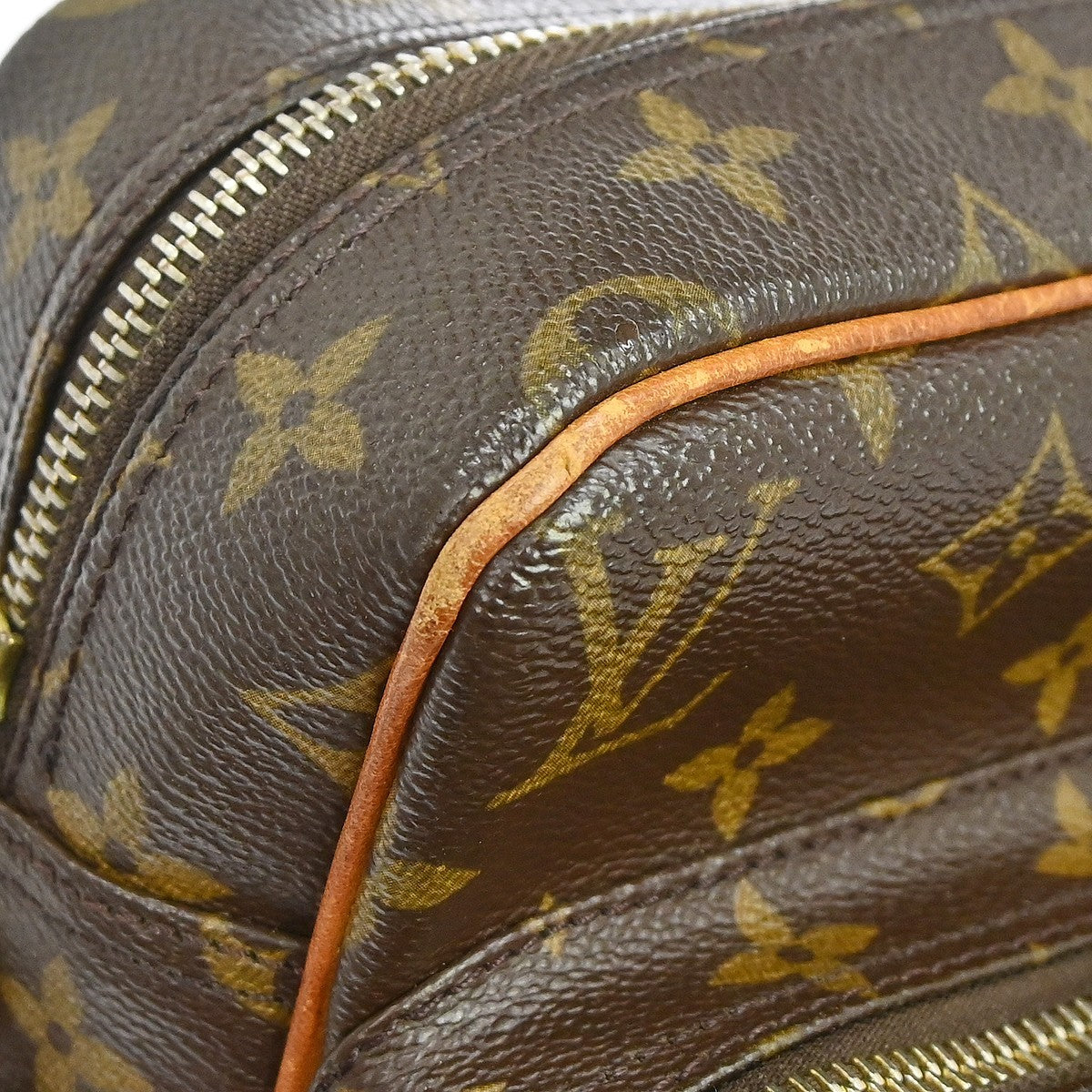 Louis Vuitton Nil Messenger Monogram Canvas Brown Canvas Handbag (Pre-Owned)