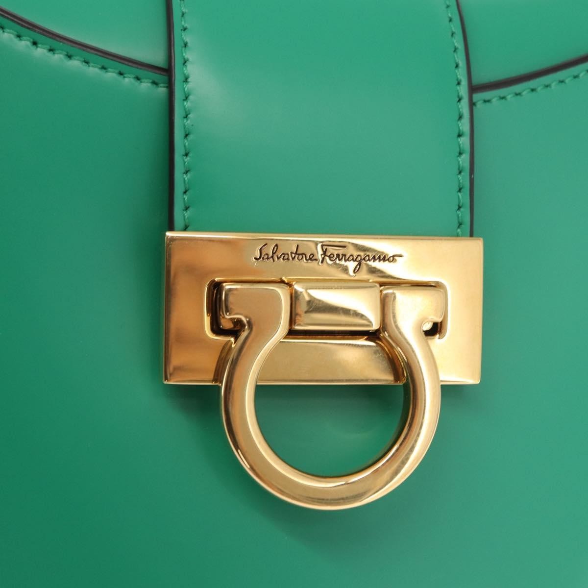 Salvatore Ferragamo Gancini Leather Green Leather Handbag (Pre-Owned)