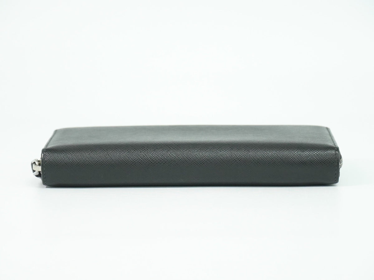 Prada Saffiano Leather Black Leather Wallets Accessory (Pre-Owned)