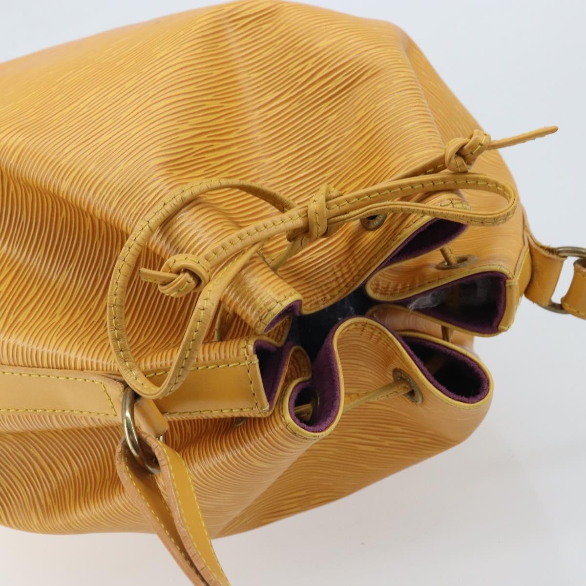 Louis Vuitton Petit Noe Epi Leather Yellow Leather Shoulder Bag Bag (Pre-Owned)