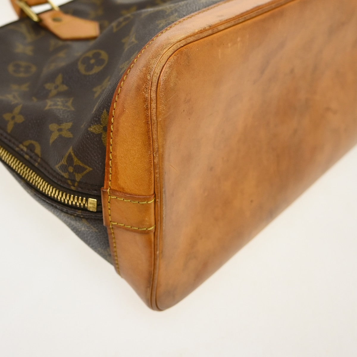 Louis Vuitton Alma Monogram Canvas Brown Canvas Handbag (Pre-Owned)