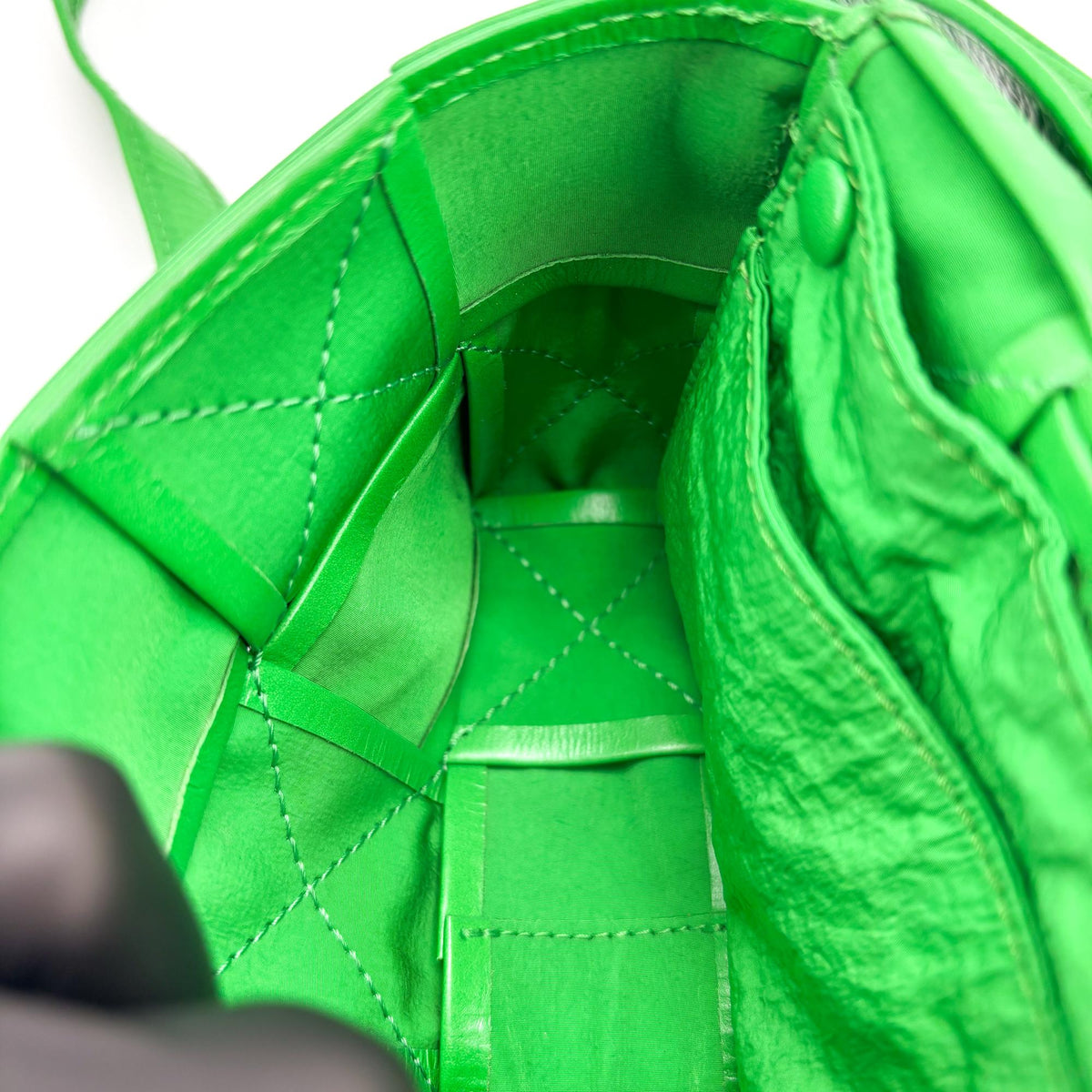 Bottega Veneta Cassette Belt Maxi Intrecciato Leather Green Leather Clutche & Pouche Bag (Pre-Owned)