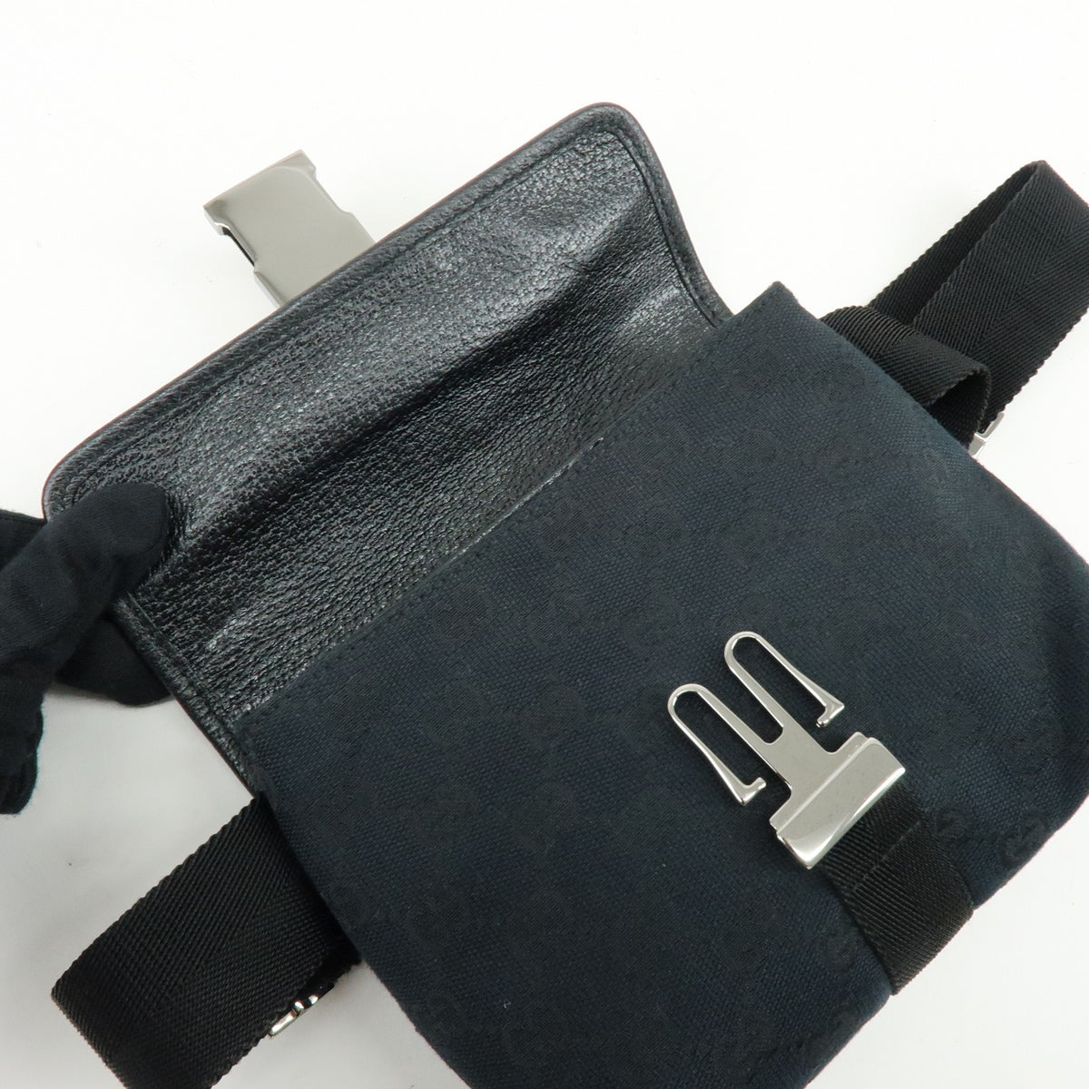 Gucci Buckle Belt Gg Canvas Black Canvas Handbag (Pre-Owned)