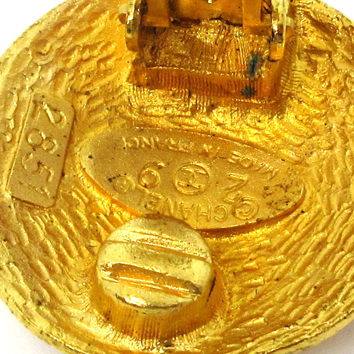 Chanel Vintage Cc Round Clip-On Metal Gold Gold_Plated Earrings Jewelry (Pre-Owned)