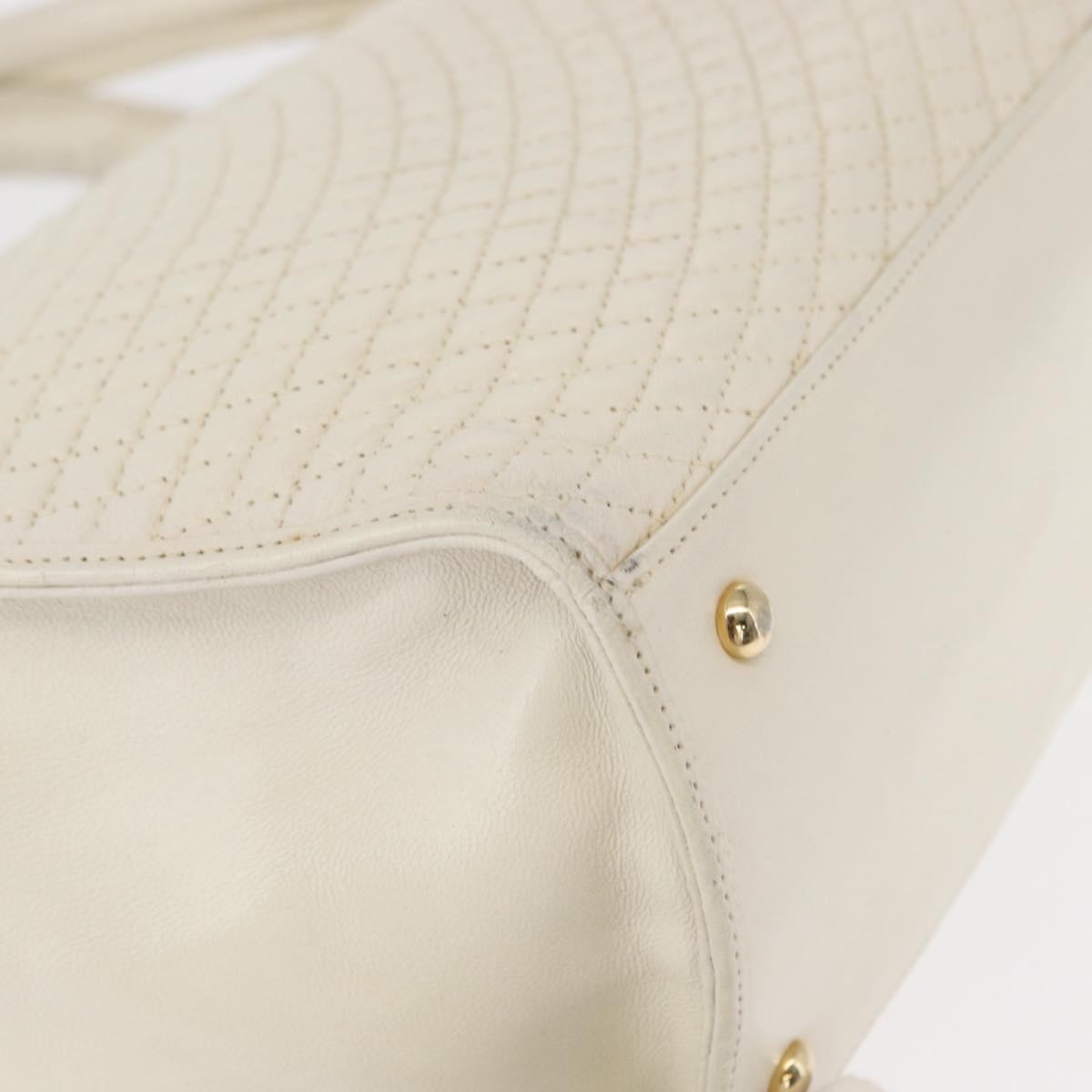 Bally Vintage Quilted Leather White Leather Handbag (Pre-Owned)