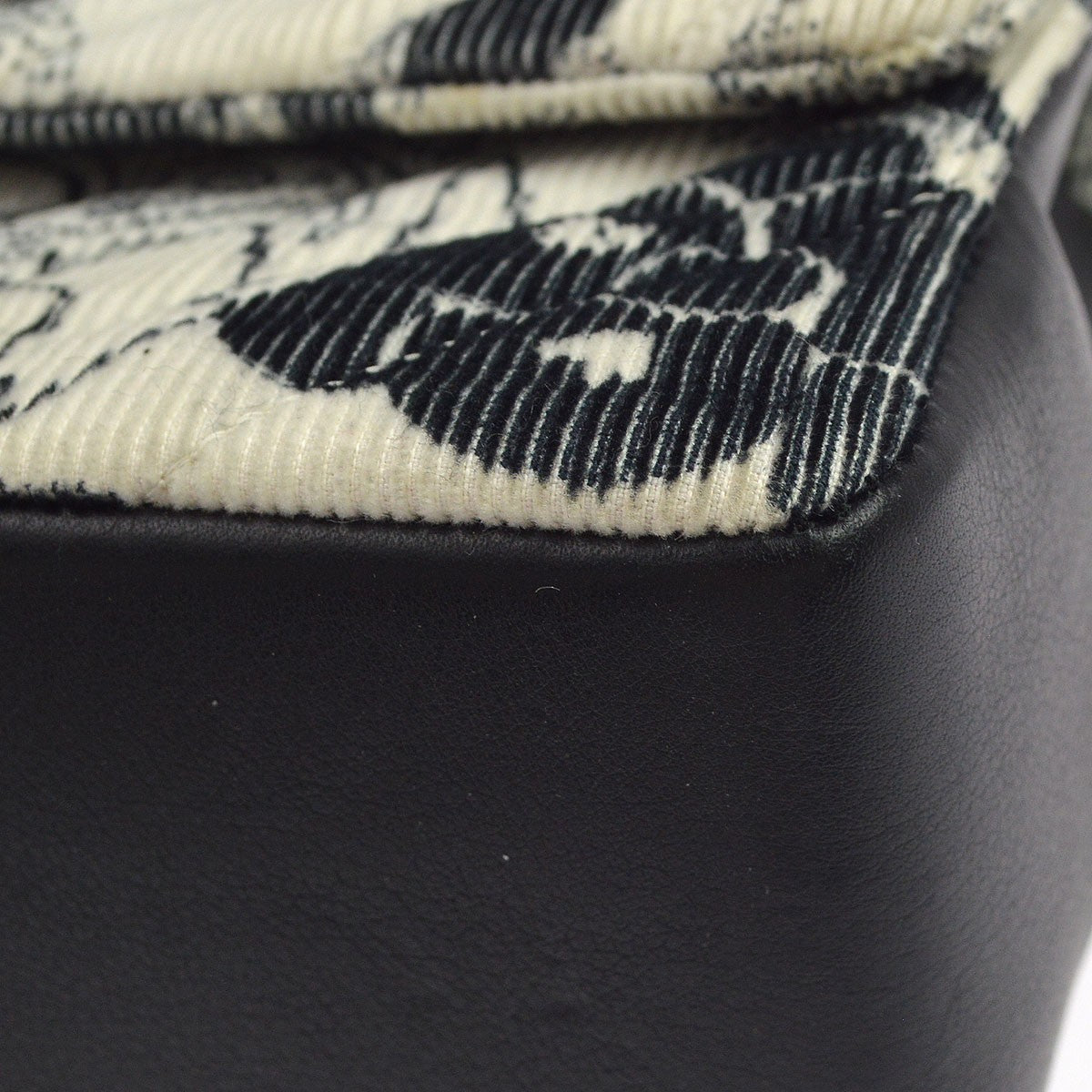 Chanel Limited Edition Scarf Flap Printed Silk And Leather Multicolour Textile Handbag (Pre-Owned)