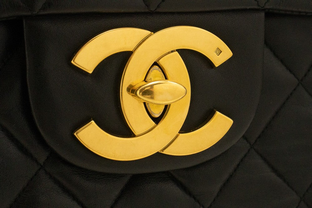 Chanel Classic Flap Lambskin Black Leather Crossbody Bag Bag (Pre-Owned)