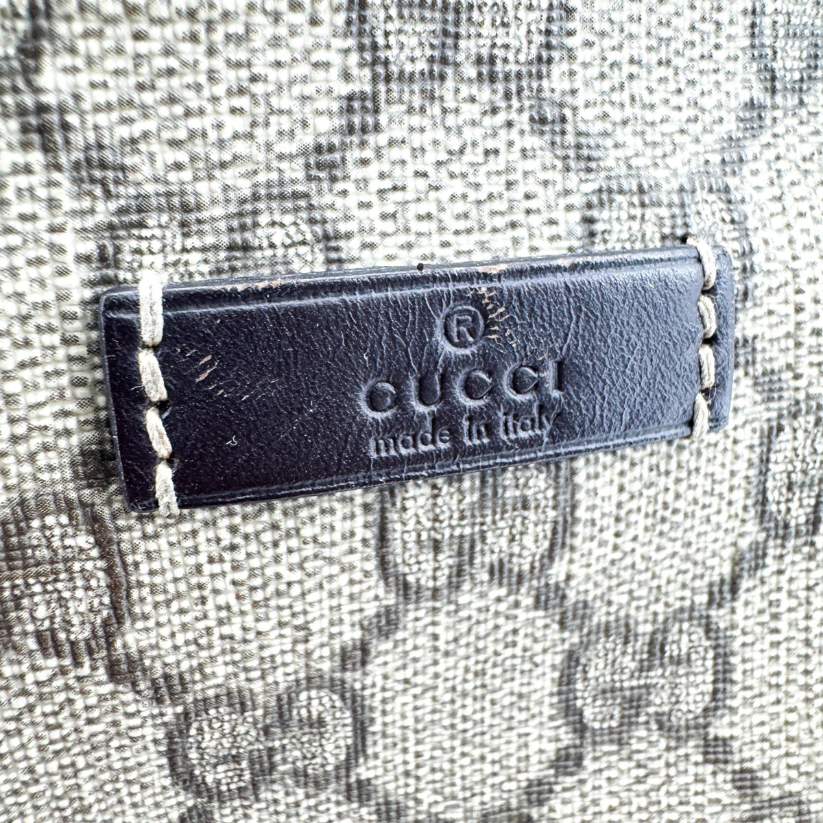 Gucci Zip Top Messenger Gg Canvas With Leather Black Canvas Shoulder Bag Bag (Pre-Owned)