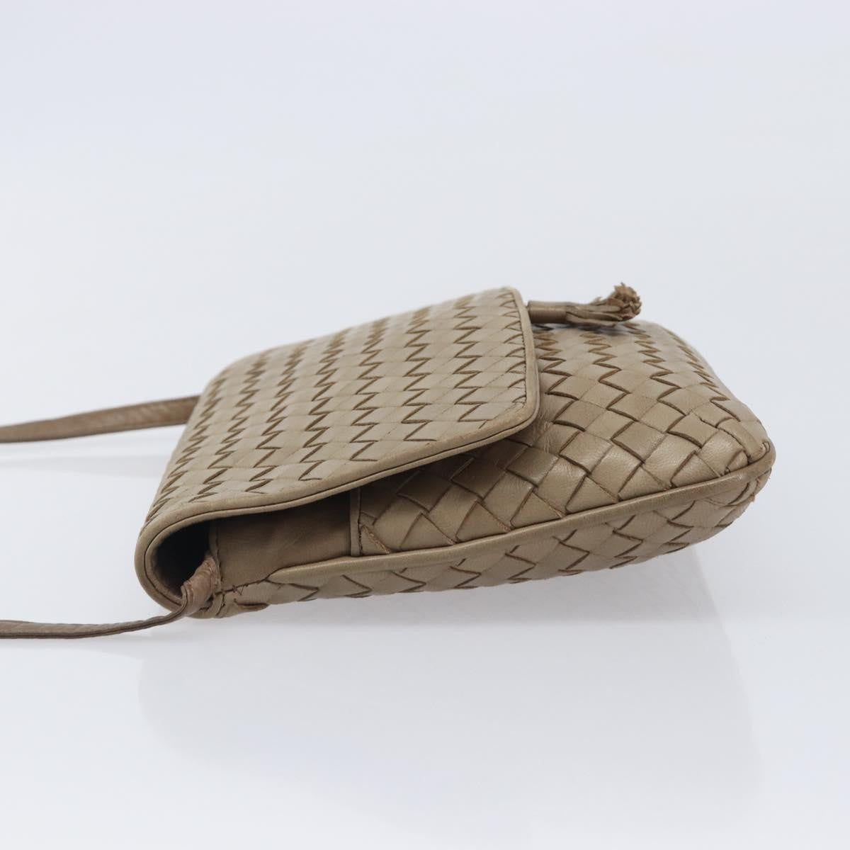 Bottega Veneta Tassel Flap Intrecciato Nappa Beige Leather Crossbody Bag Bag (Pre-Owned)