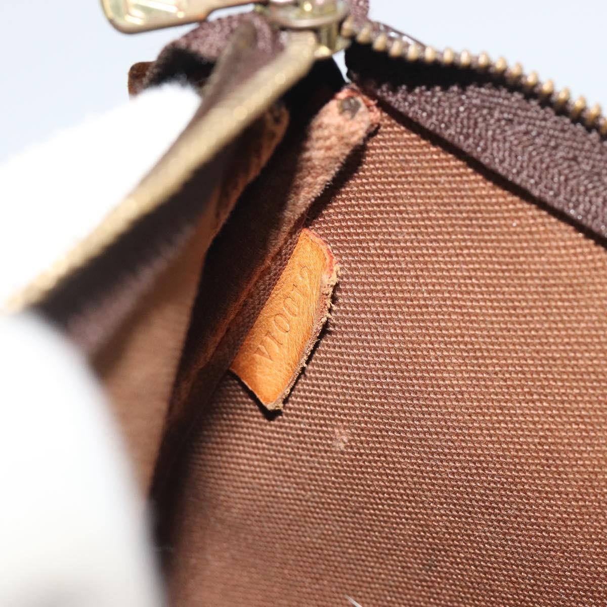Louis Vuitton Pochette Accessoires Monogram Brown Canvas Clutche & Pouche Bag (Pre-Owned)