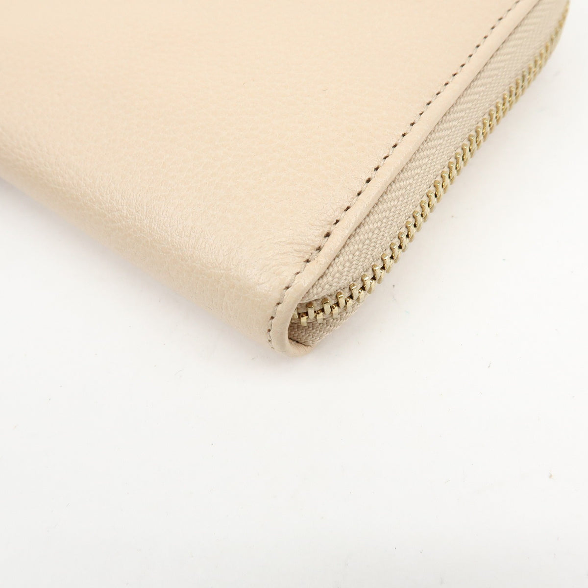Bvlgari Serpenti Forever Zip Around Leather Beige Leather Wallets Accessory (Pre-Owned)