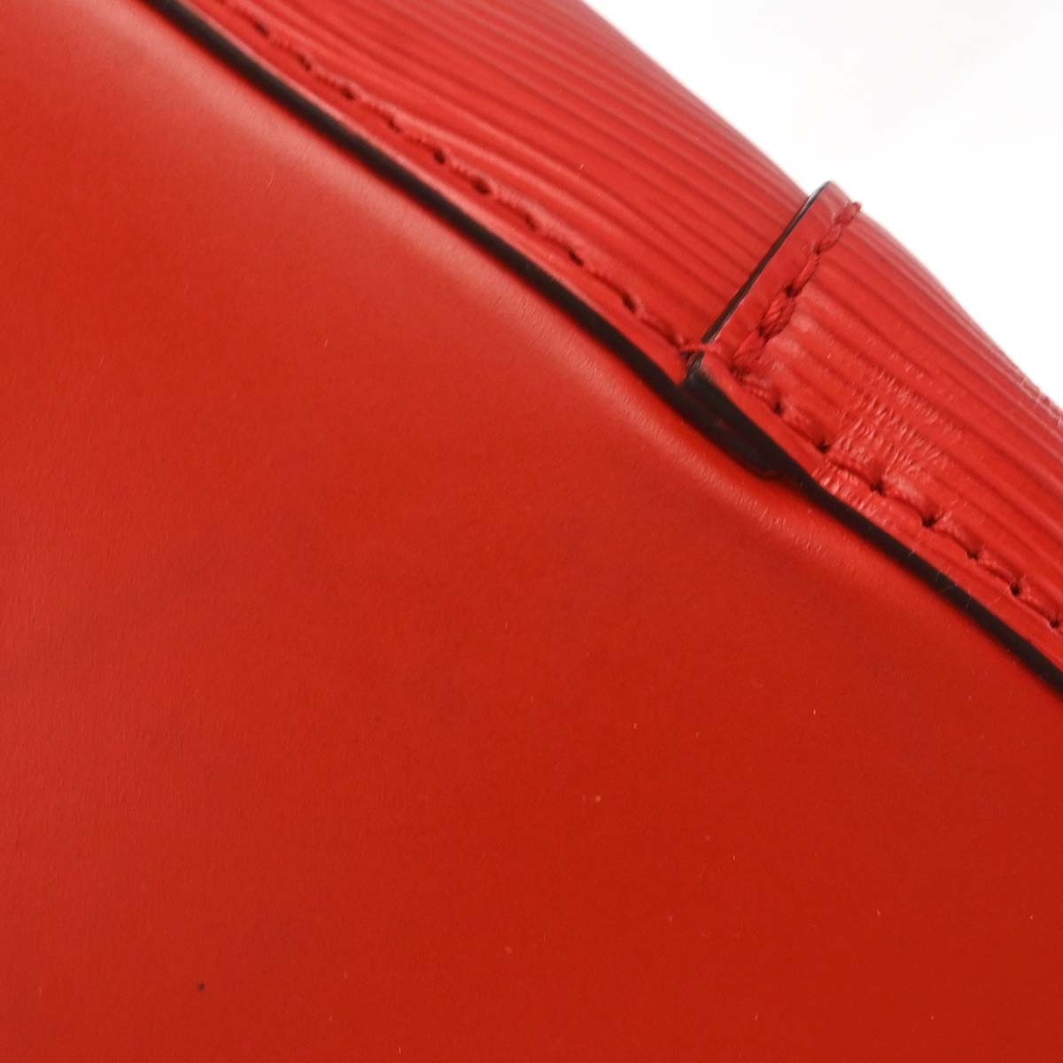 Louis Vuitton Neonoe Epi Leather Red Leather Handbag (Pre-Owned)