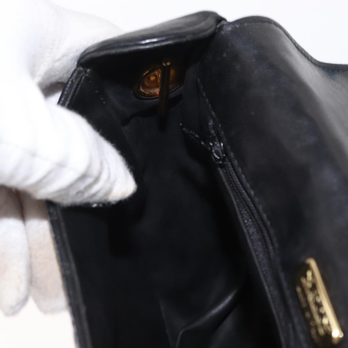 Bally Vintage Leather Black Leather Shoulder Bag Bag (Pre-Owned)