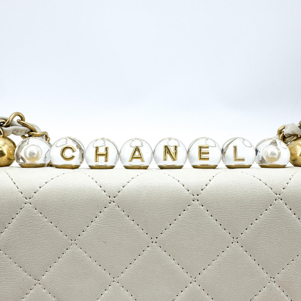 Chanel Chic Pearls Flap Quilted Lambskin White Leather Handbag (Pre-Owned)
