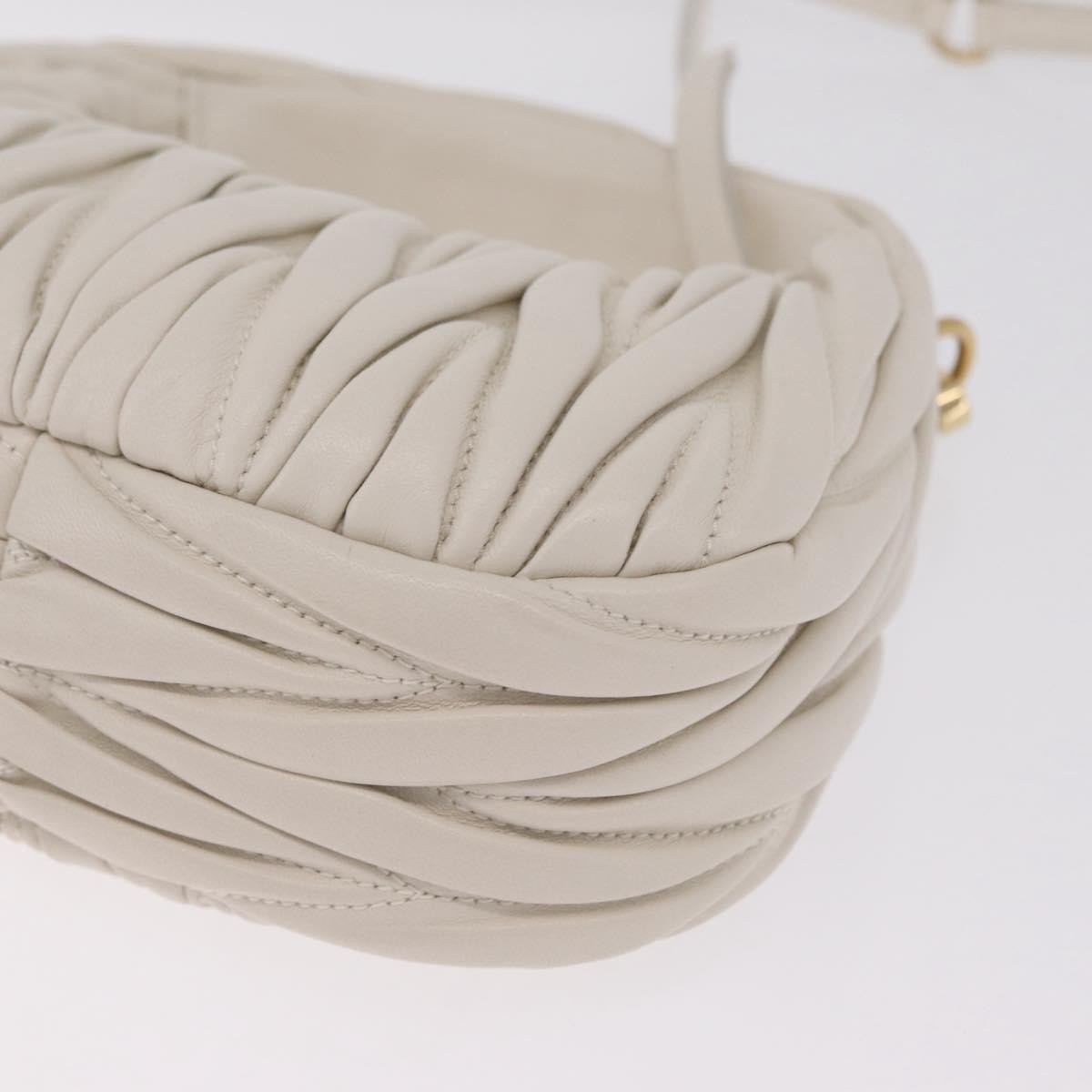 Miu Miu Wander Hobo Matelasse Leather White Leather Shoulder Bag Bag (Pre-Owned)