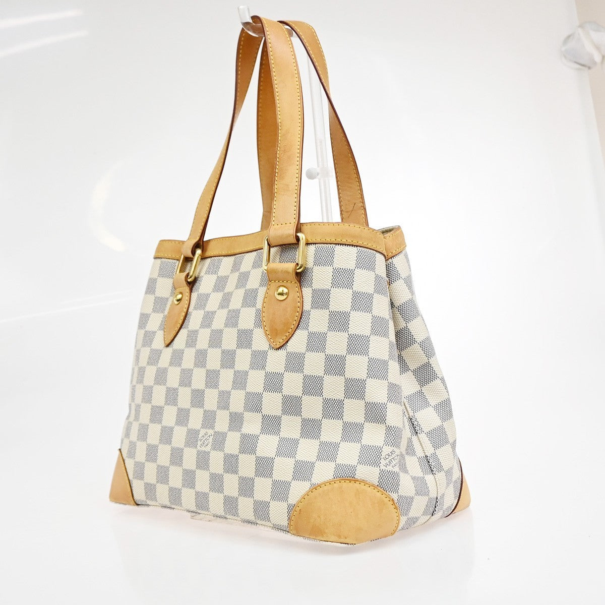 Louis Vuitton Hampstead Damier White Canvas Handbag (Pre-Owned)