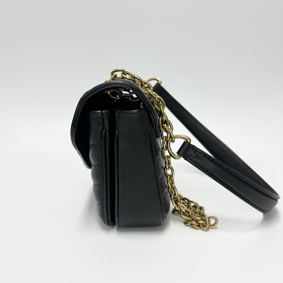 Louis Vuitton New Wave Chain Bag Nm Quilted Leather Black Leather Shoulder Bag Bag (Pre-Owned)