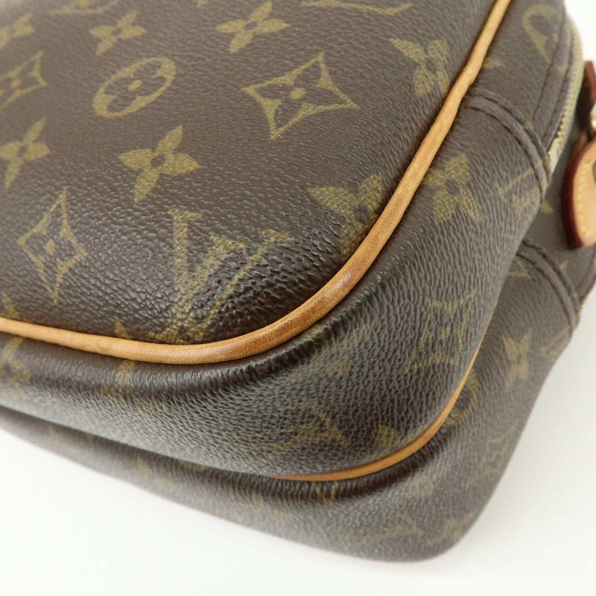 Louis Vuitton Reporter Monogram Canvas Brown Canvas Shoulder Bag Bag (Pre-Owned)