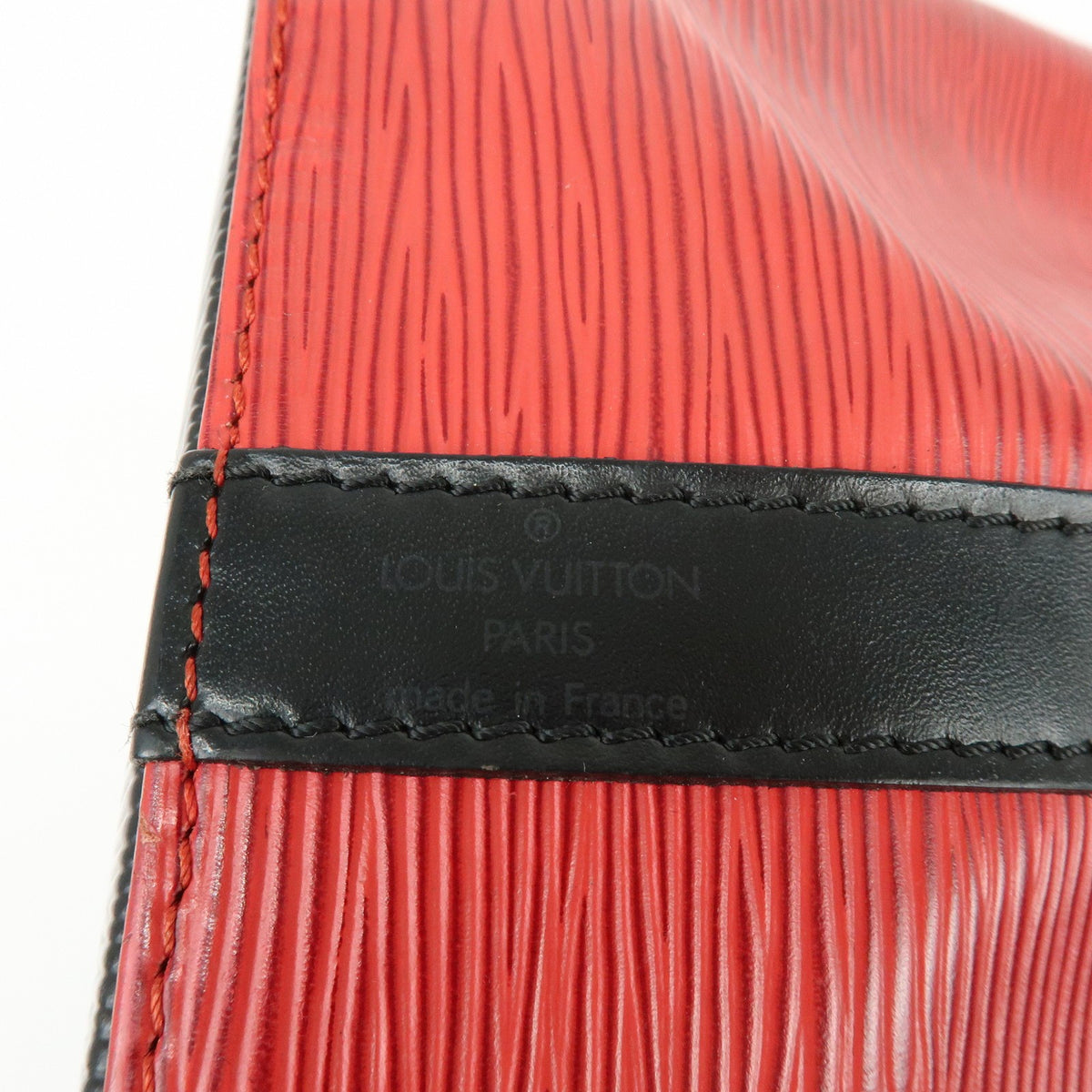 Louis Vuitton Bicolor Petit Noe Epi Leather Red Leather Handbag (Pre-Owned)