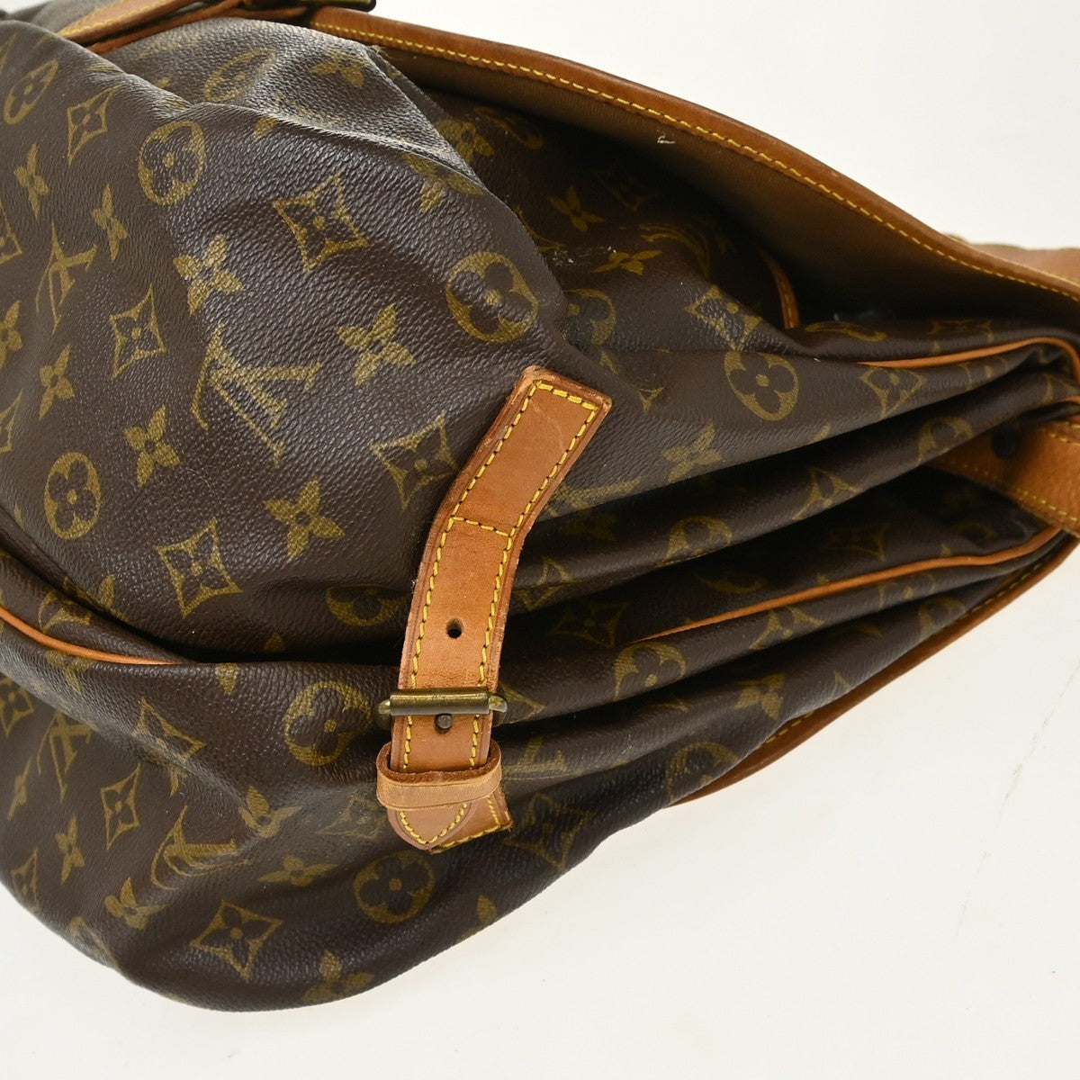 Louis Vuitton Saumur Monogram Canvas Brown Canvas Shoulder Bag Bag (Pre-Owned)