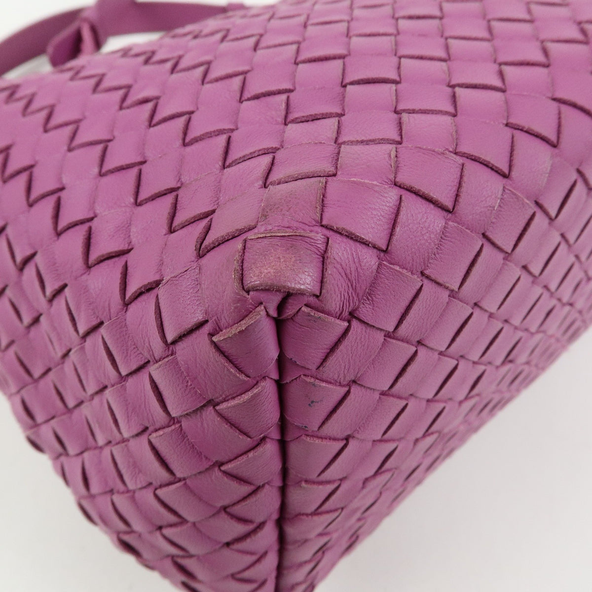 Bottega Veneta Garda Intrecciato Nappa Purple Leather Handbag (Pre-Owned)