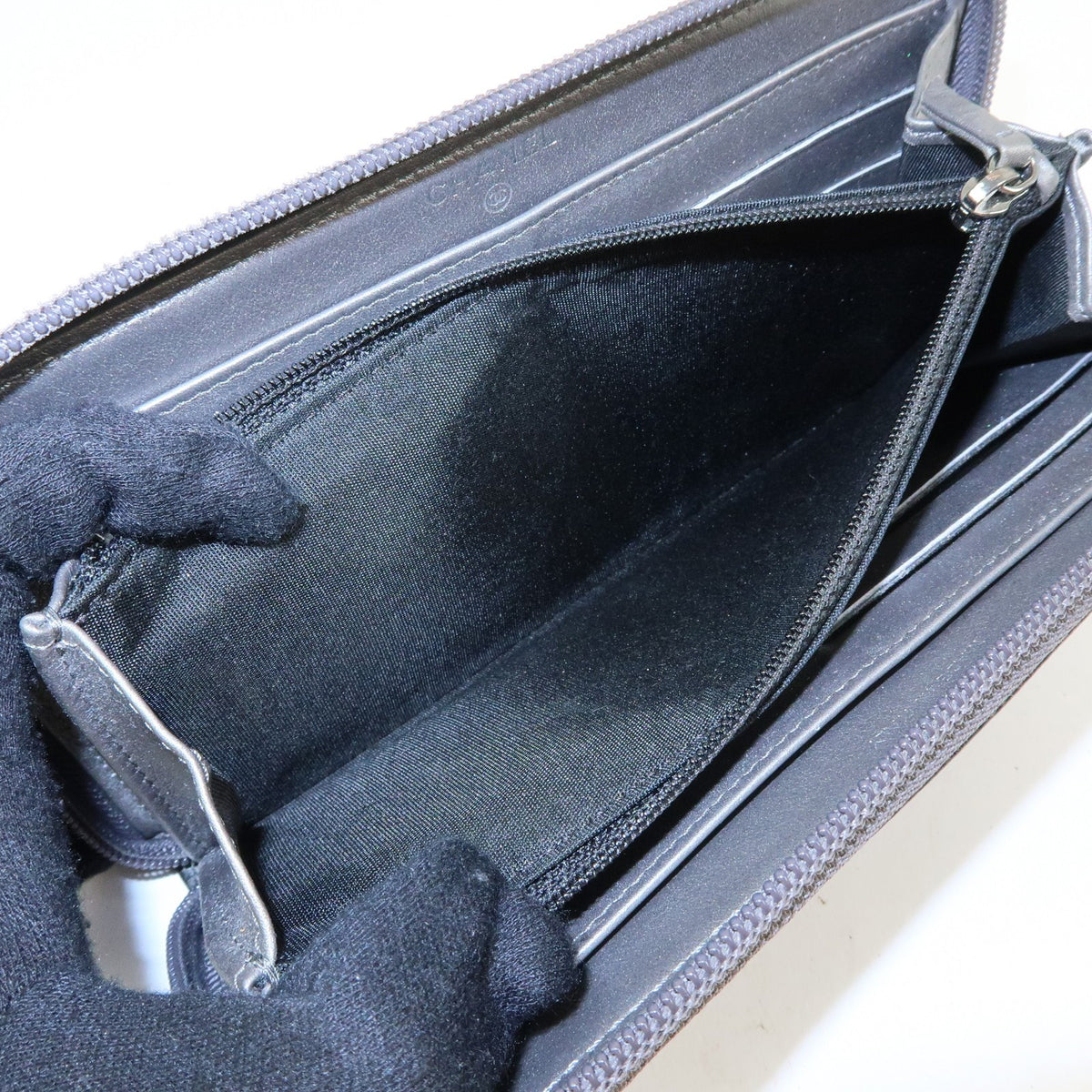 Chanel Vintage Timeless Zip Leather Metallic Crocodile_Skin Wallets Accessory (Pre-Owned)