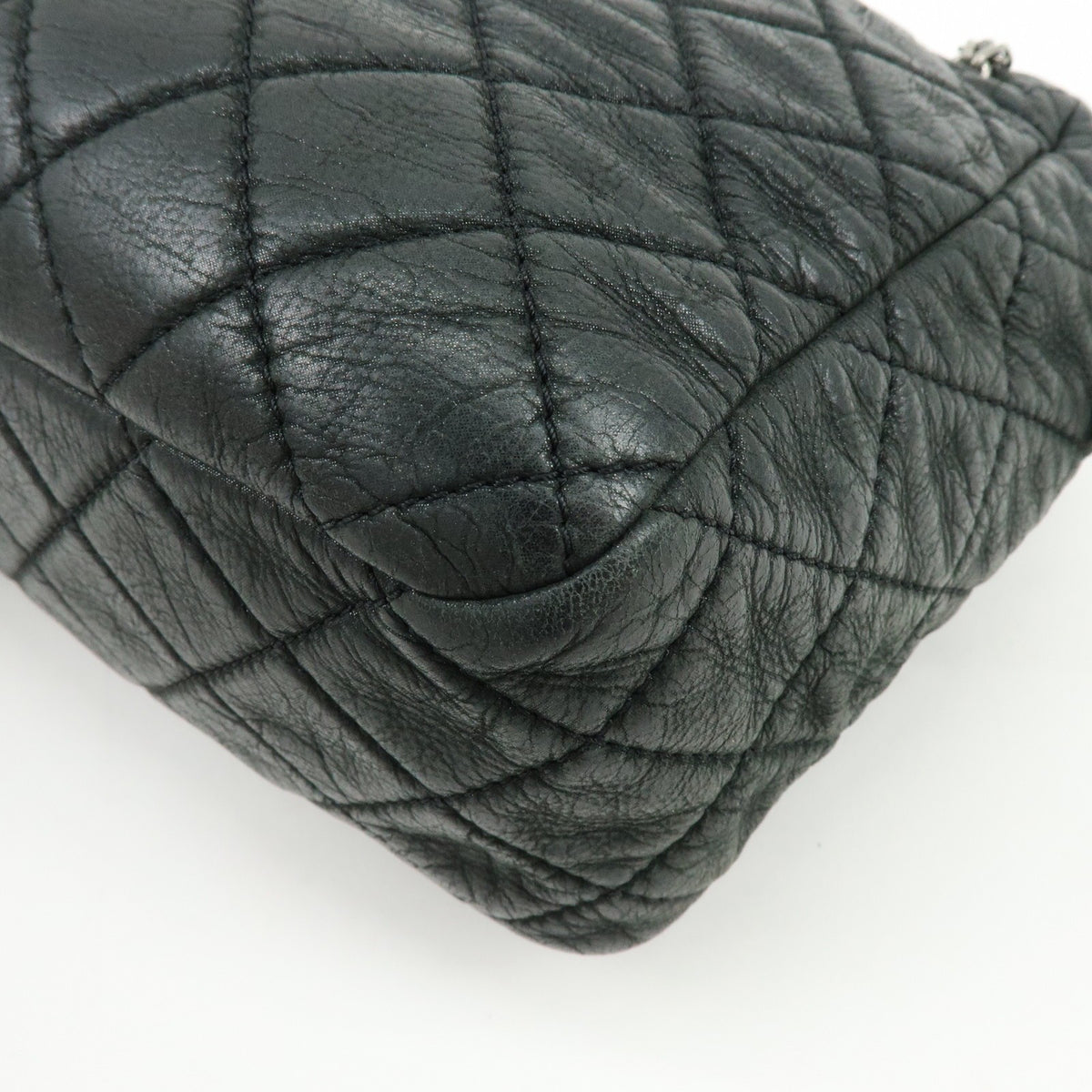 Chanel Shoulder Quilted Leather Black Calfskin Shoulder Bag Bag (Pre-Owned)
