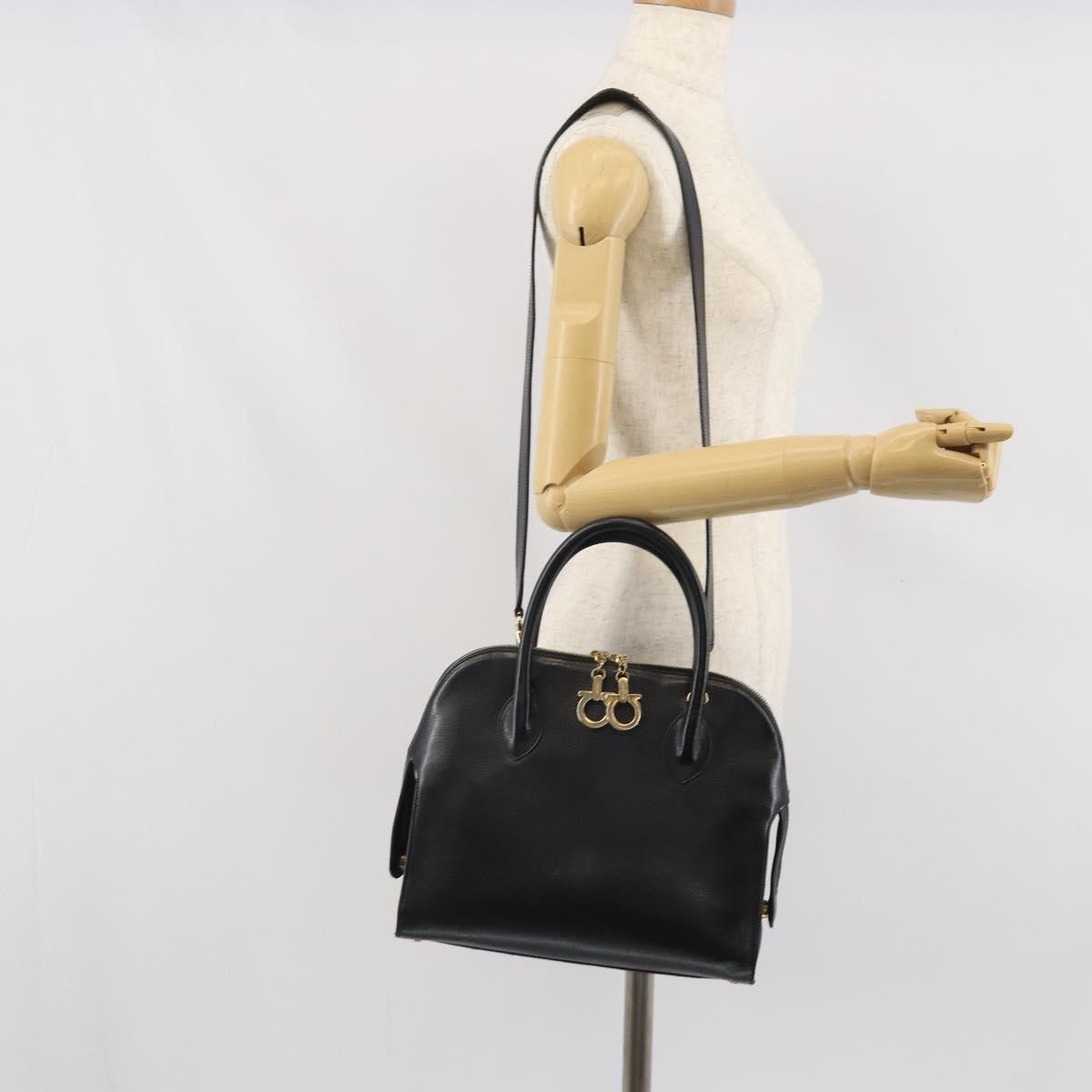 Salvatore Ferragamo Gancini Leather Black Leather Shoulder Bag Bag (Pre-Owned)