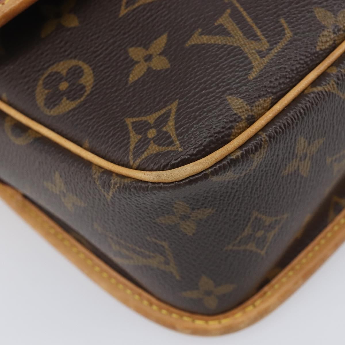 Louis Vuitton Sologne Monogram Canvas Brown Canvas Handbag (Pre-Owned)
