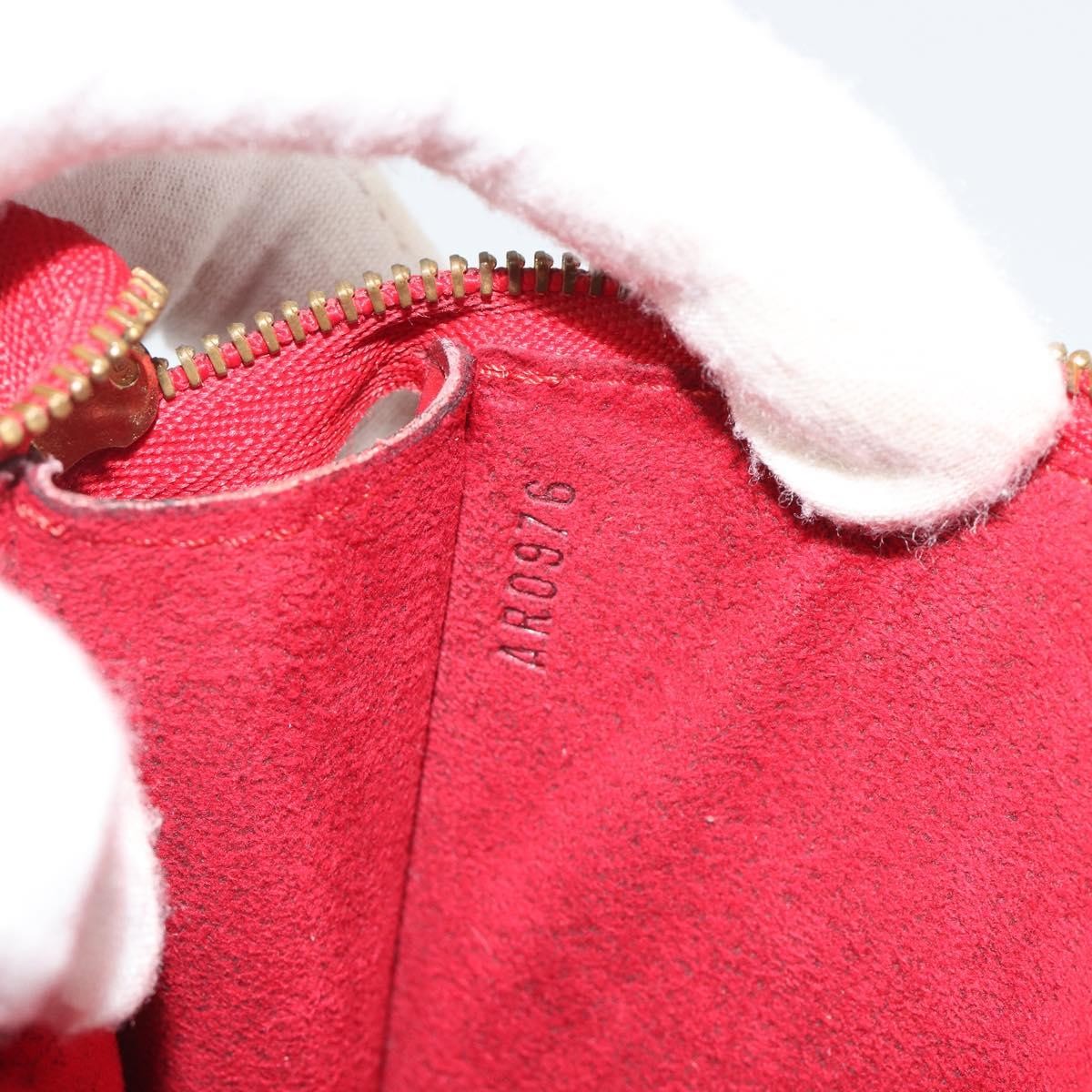 Louis Vuitton Pochette Accessoires Epi Red Leather Clutche & Pouche Bag (Pre-Owned)