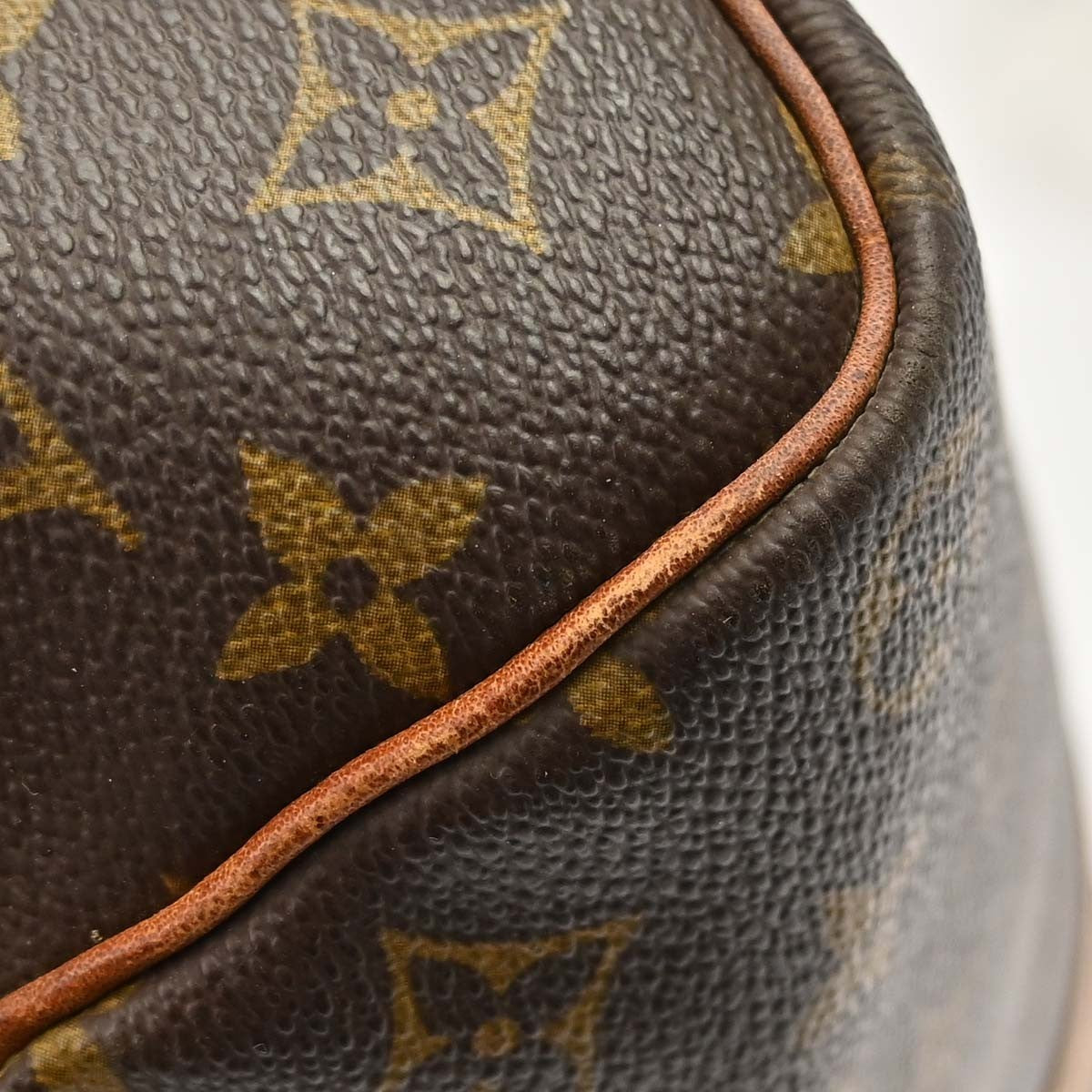 Louis Vuitton Keepall Monogram Canvas Brown Canvas Travel Bag Bag (Pre-Owned)