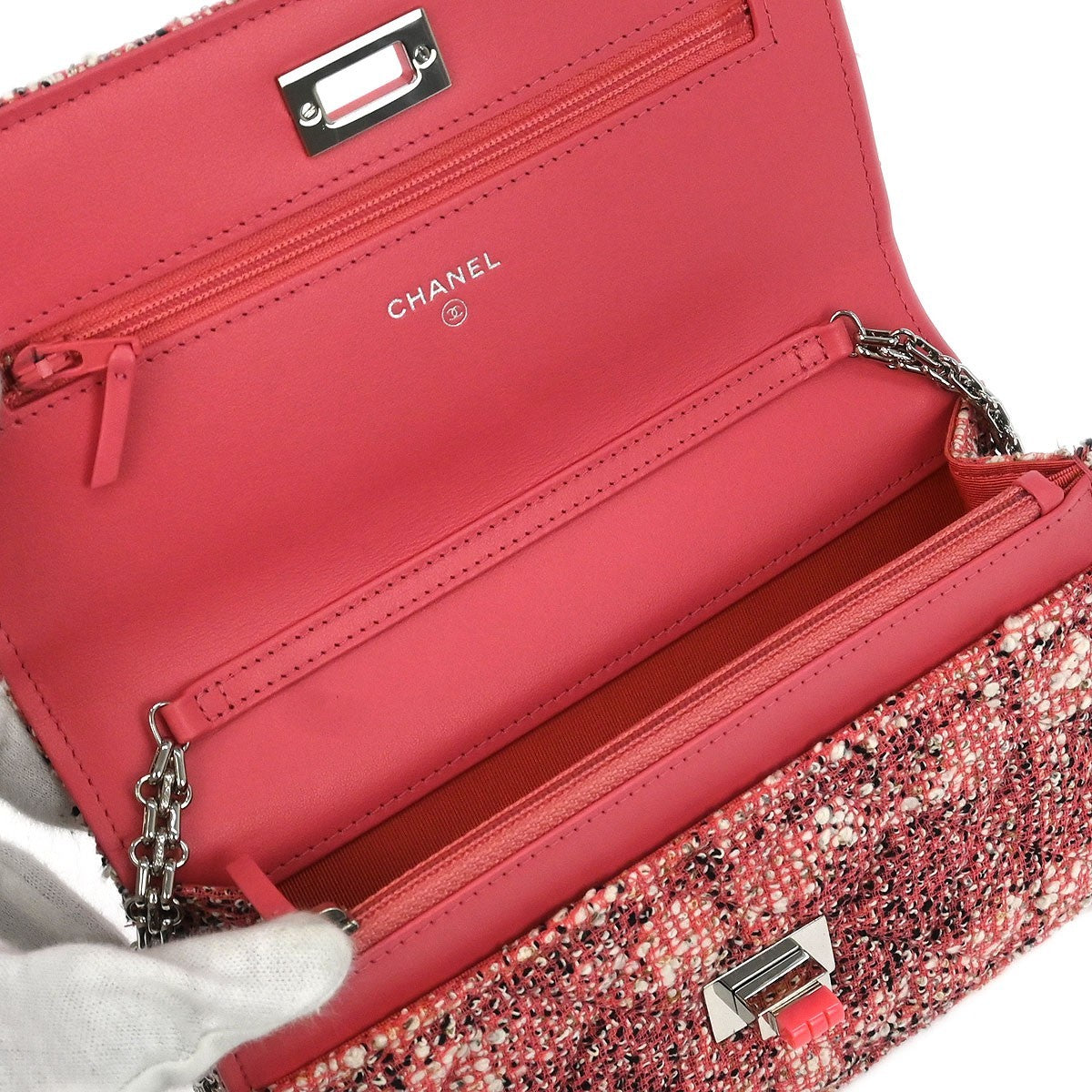 Chanel Reissue 2.55 Flap Quilted Tweed With Resin Detail Pink Tweed Clutche & Pouche Bag (Pre-Owned)