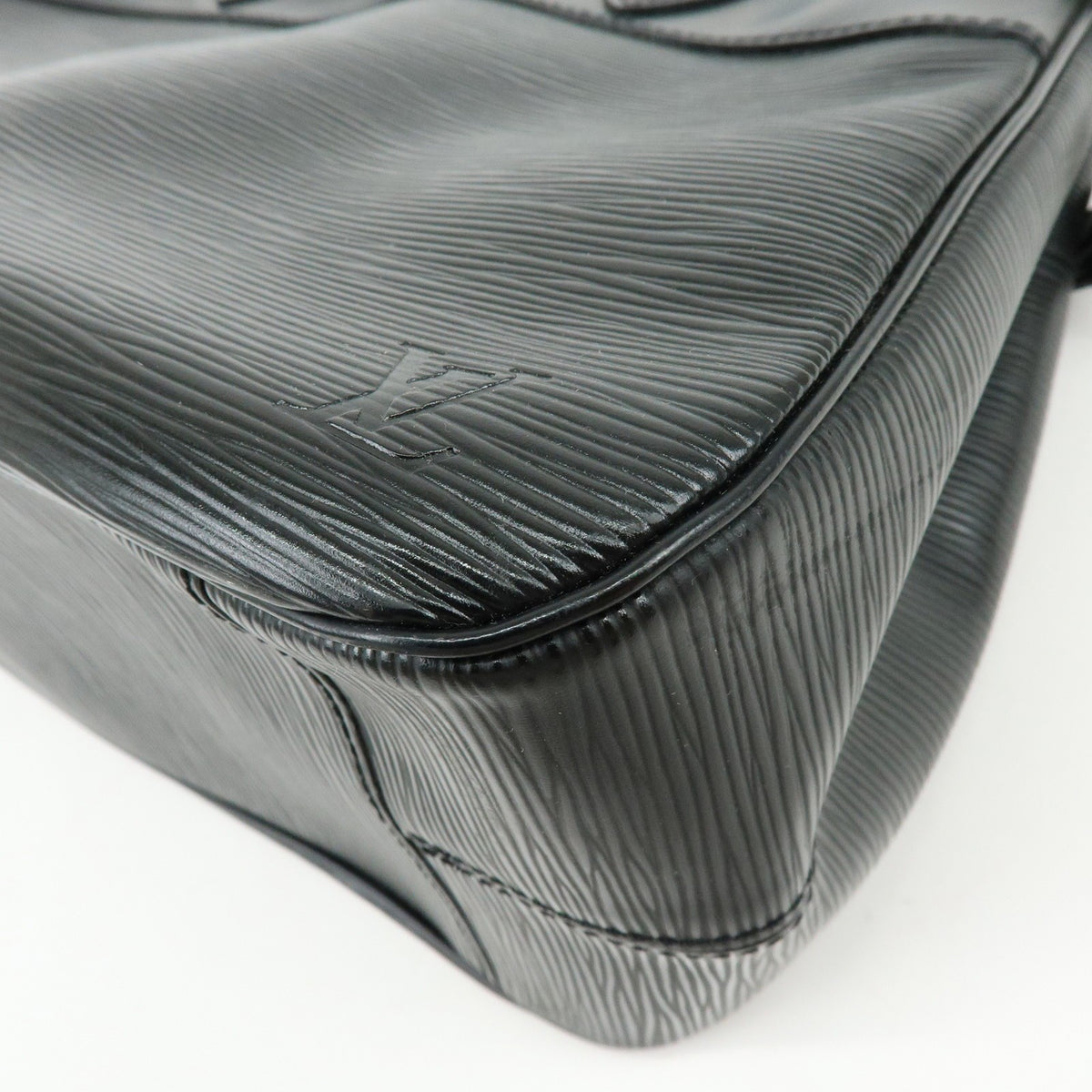 Louis Vuitton Passy Epi Leather Black Leather Tote Bag Bag (Pre-Owned)