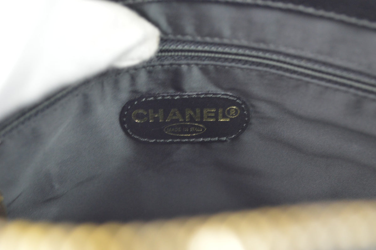Chanel Vintage Front Pocket Quilted Caviar Black Leather Shoulder Bag Bag (Pre-Owned)