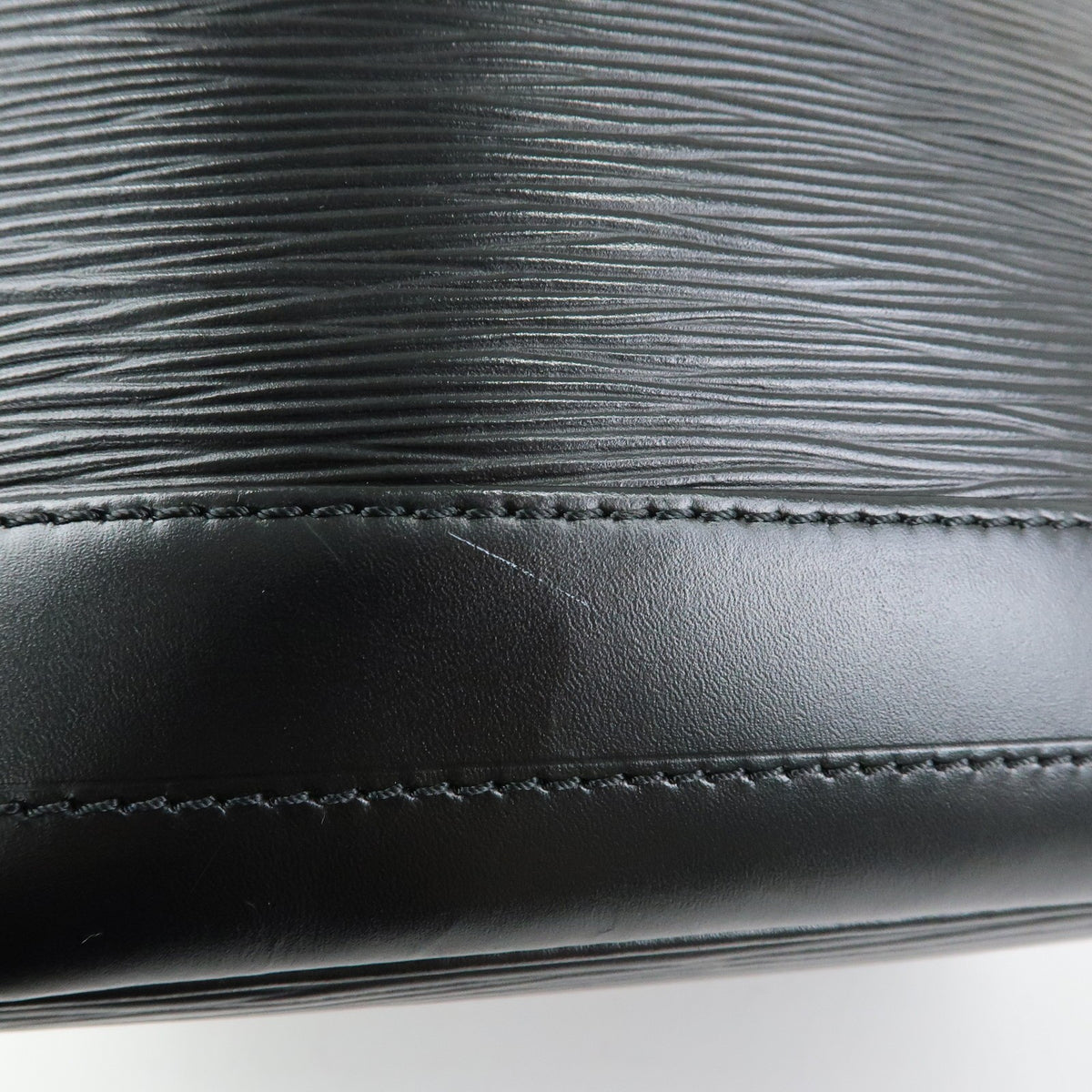 Louis Vuitton Noe Epi Leather Black Leather Shoulder Bag Bag (Pre-Owned)