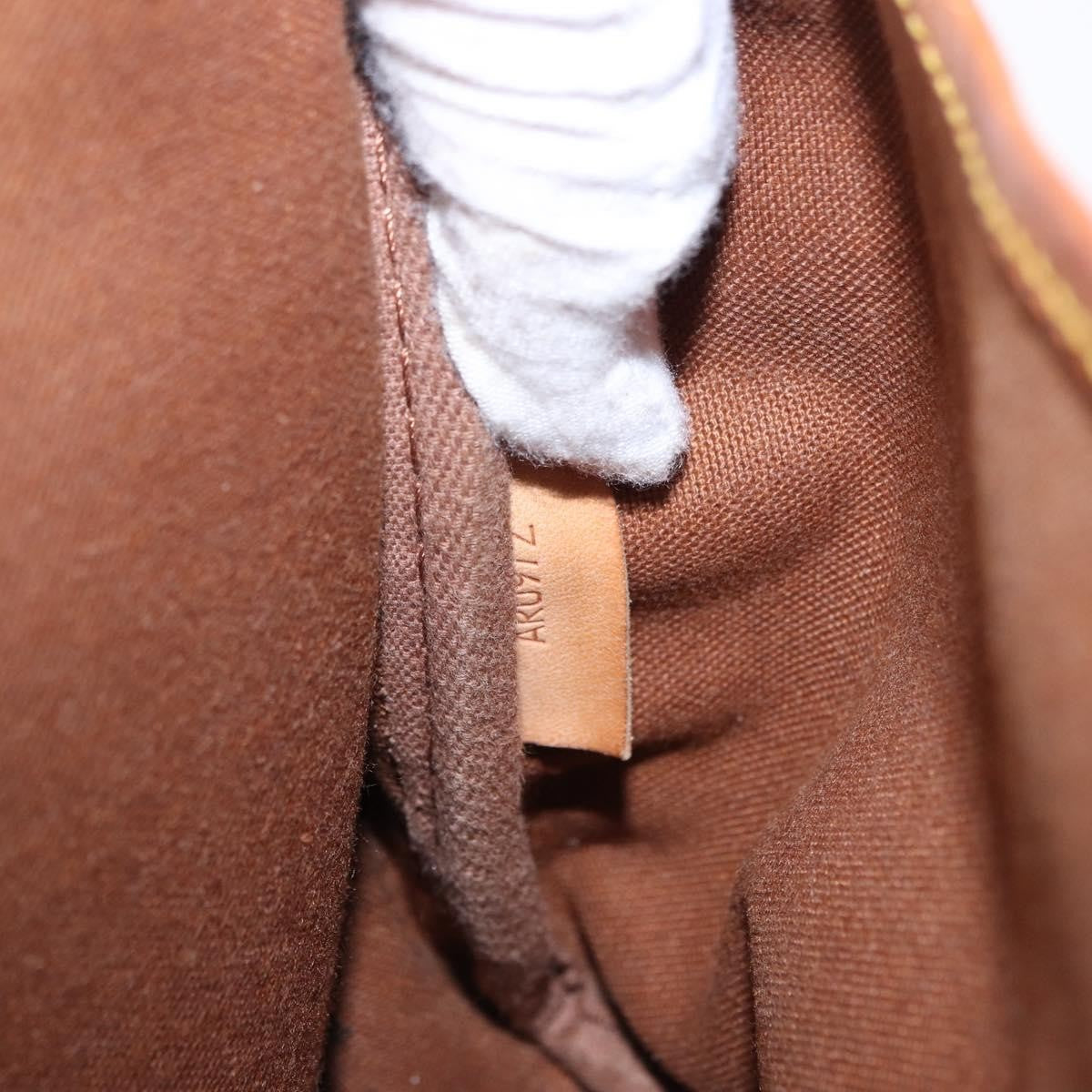 Louis Vuitton Saumur Canvas Brown Canvas Shoulder Bag Bag (Pre-Owned)