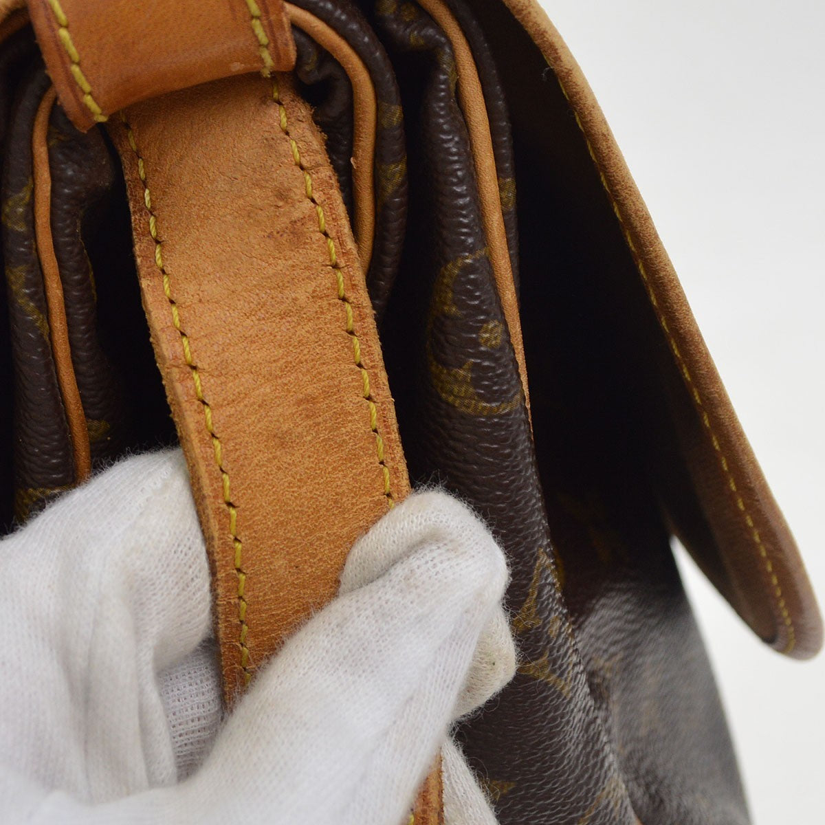 Louis Vuitton Saumur Monogram Brown Canvas Shoulder Bag Bag (Pre-Owned)