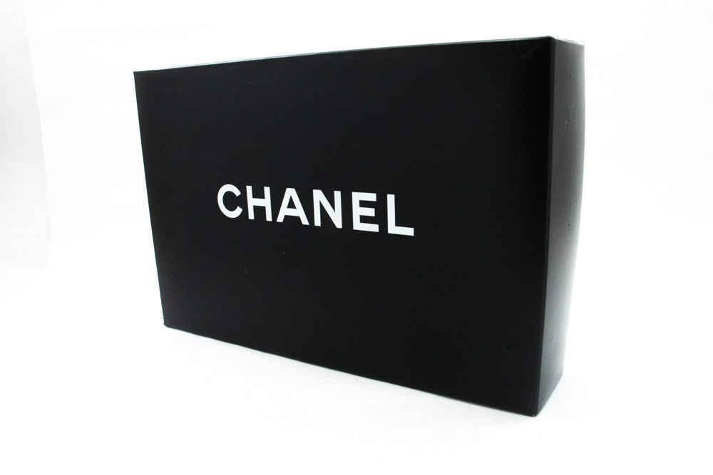 Chanel Classic Flap Lambskin Black Leather Crossbody Bag Bag (Pre-Owned)