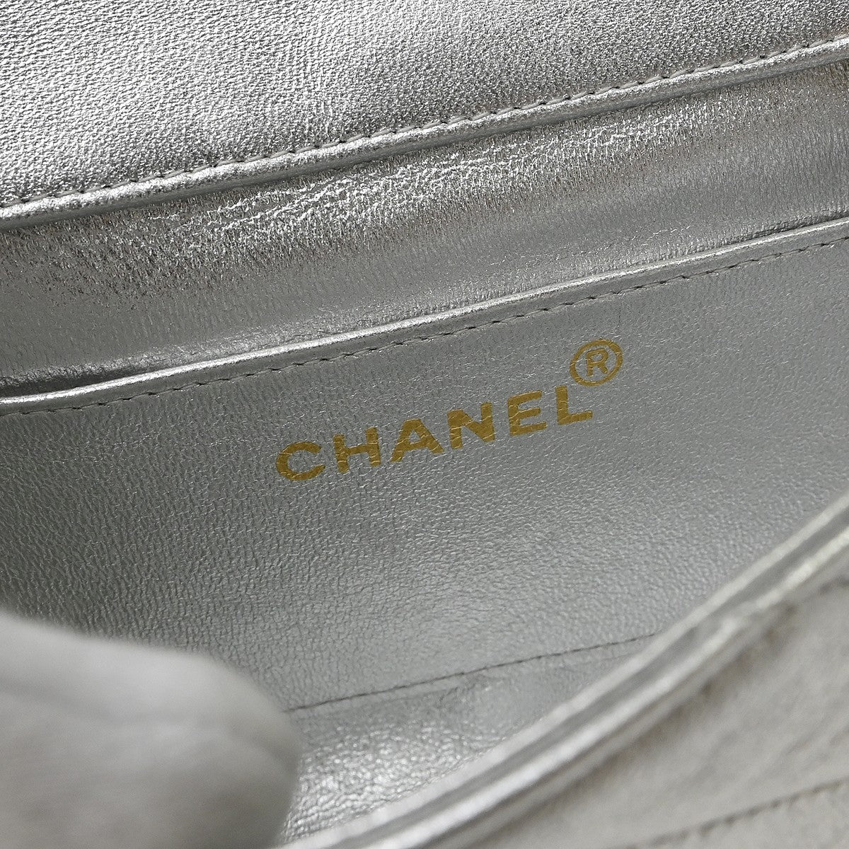 Chanel Vintage Crystal Cc Flap Chevron Leather Silver Leather Shoulder Bag Bag (Pre-Owned)