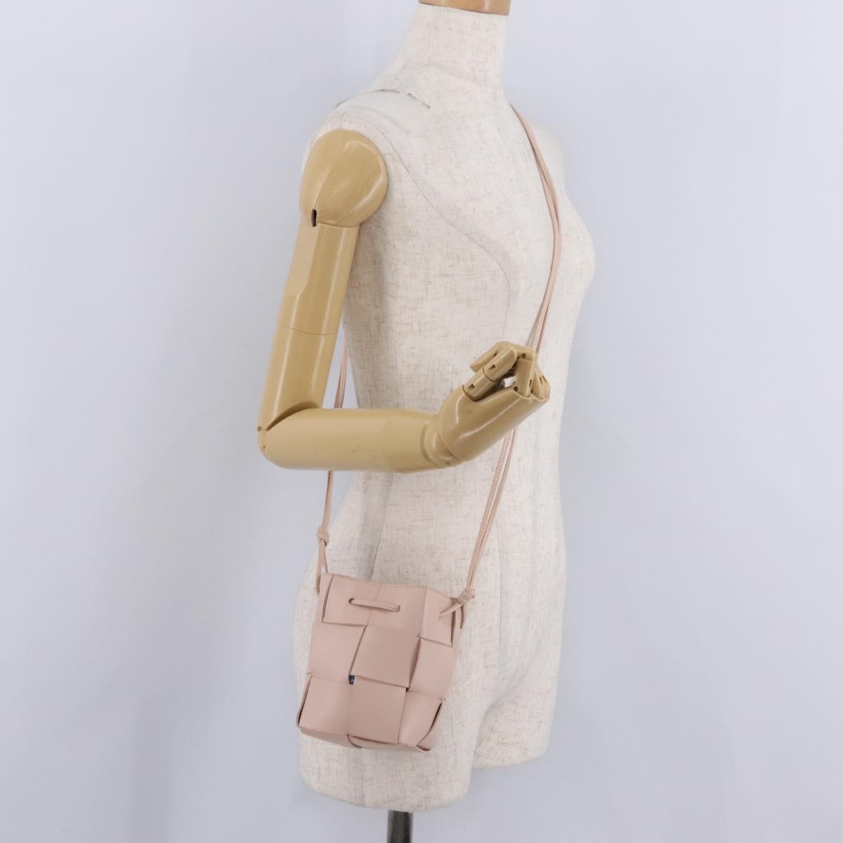 Bottega Veneta Cassette Bucket Maxi Intrecciato Leather With Beaded Details Pink Leather Handbag (Pre-Owned)