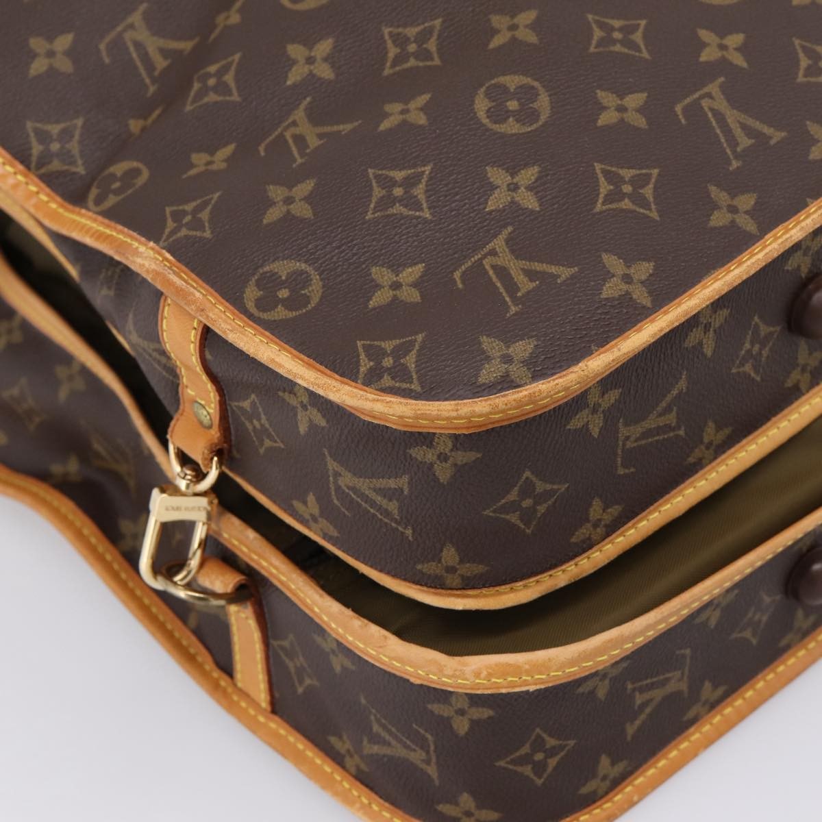 Louis Vuitton Garment Carrier Monogram Canvas Brown Canvas Handbag (Pre-Owned)